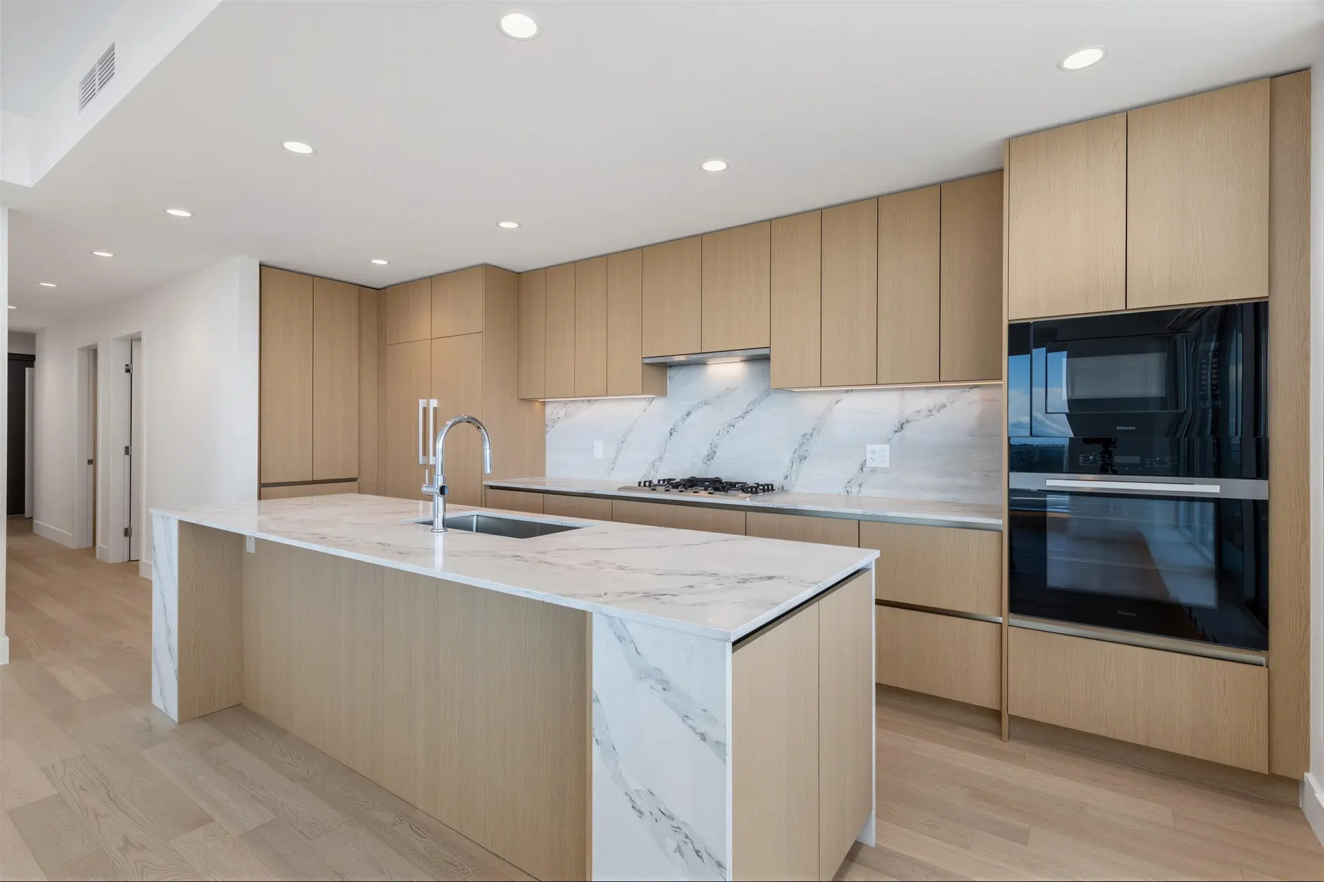 #1605 1475 Foster Street - Image 6