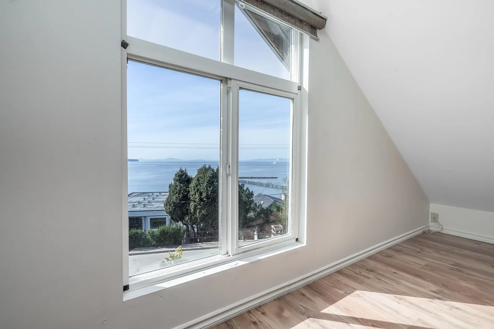 15161 Victoria Avenue - Image 13