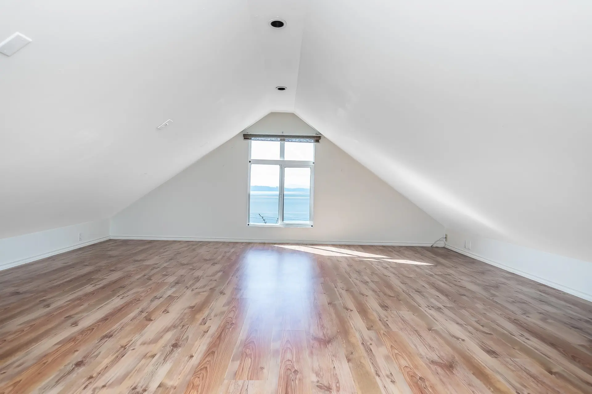 15161 Victoria Avenue - Image 12