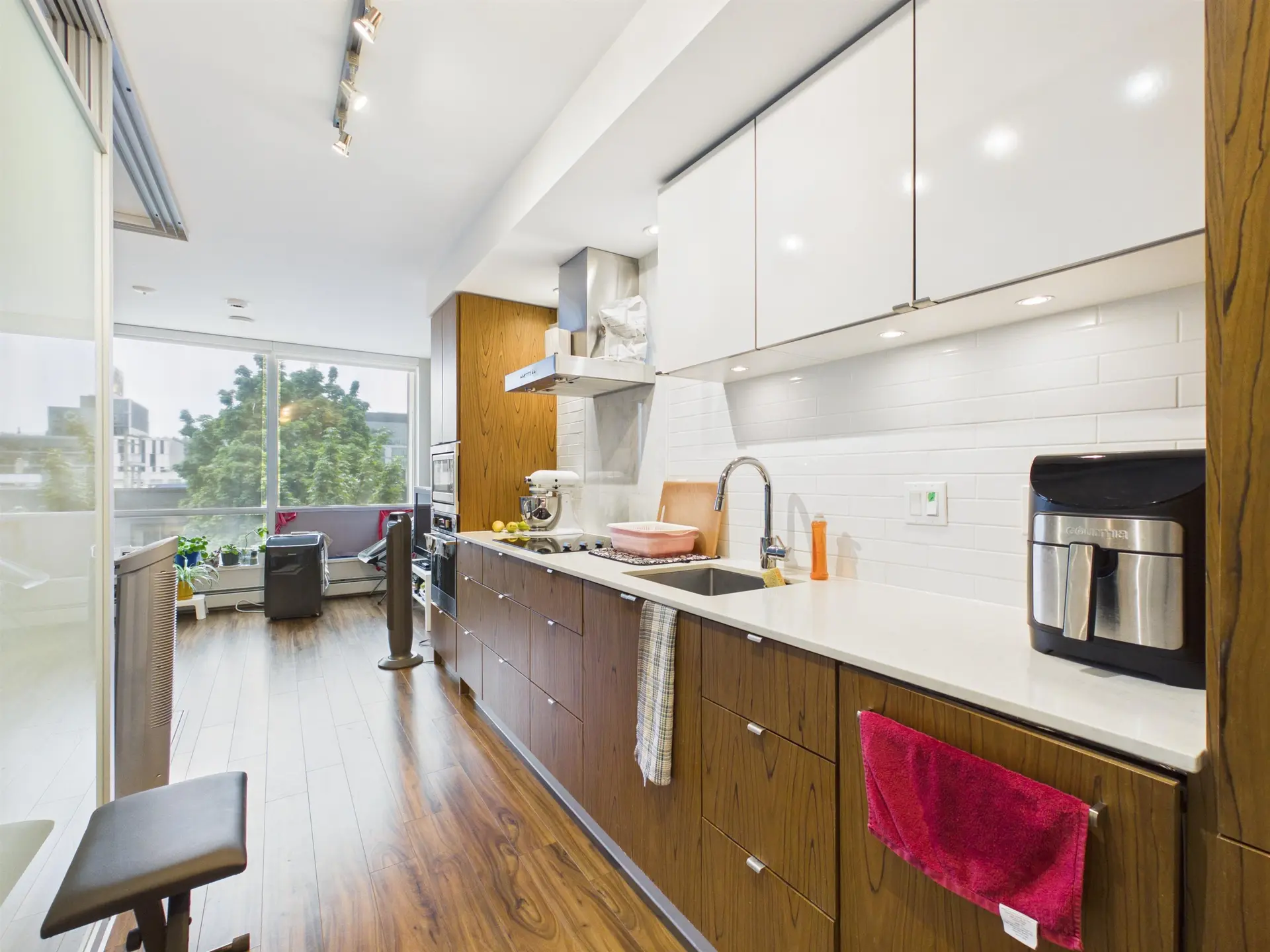 #308 159 W 2nd Avenue - Image 3