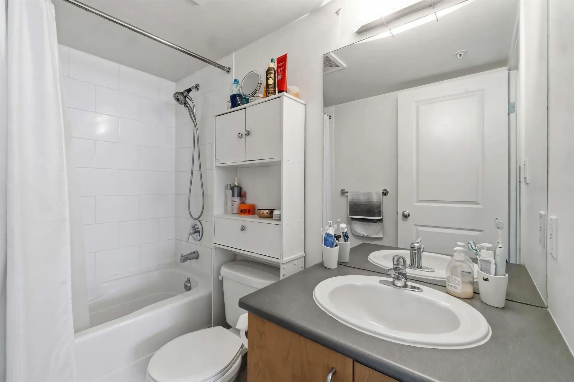 #1408 1295 Richards Street - Image 6