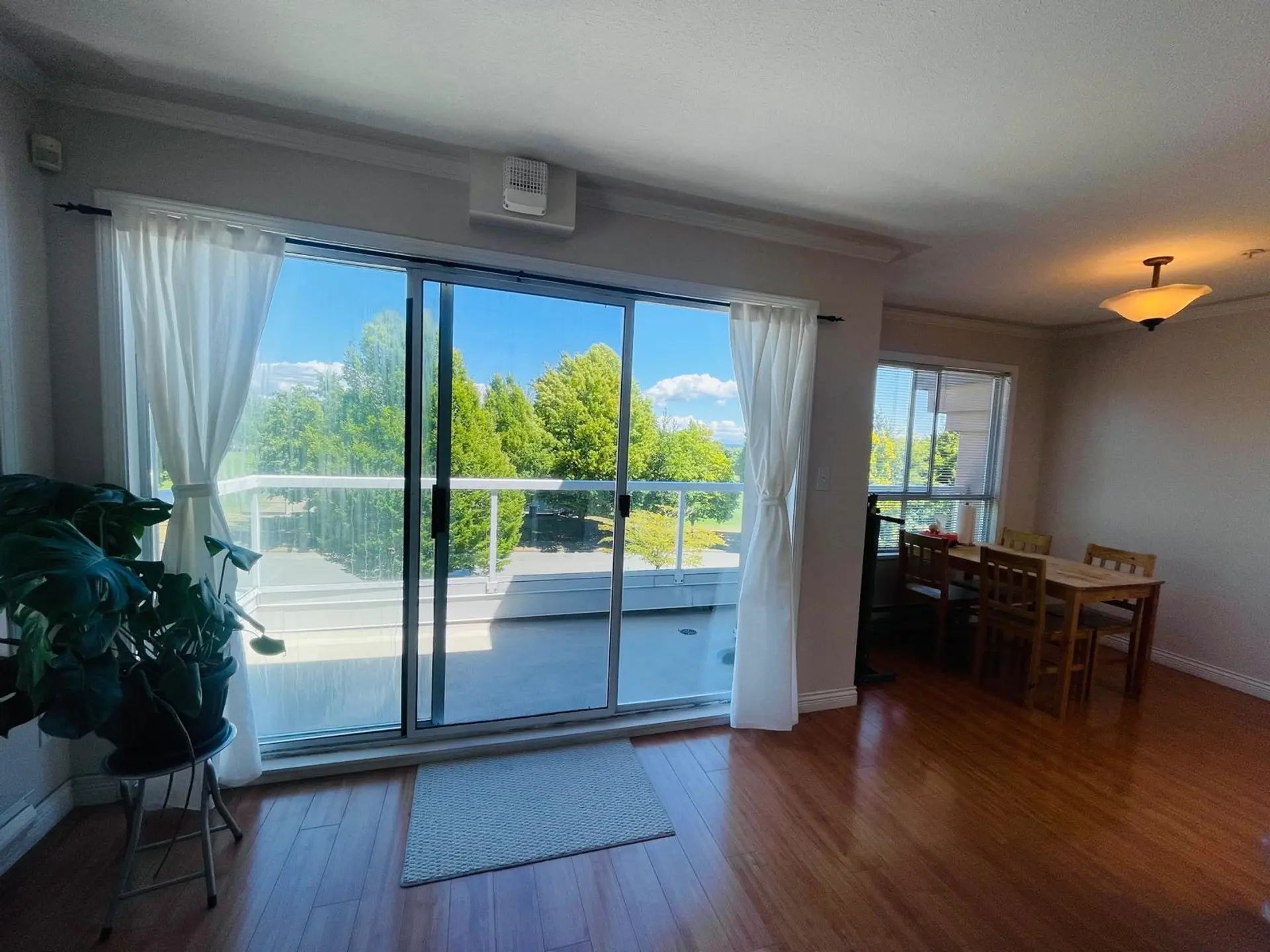 #302 2288 Newport Avenue - Image 5