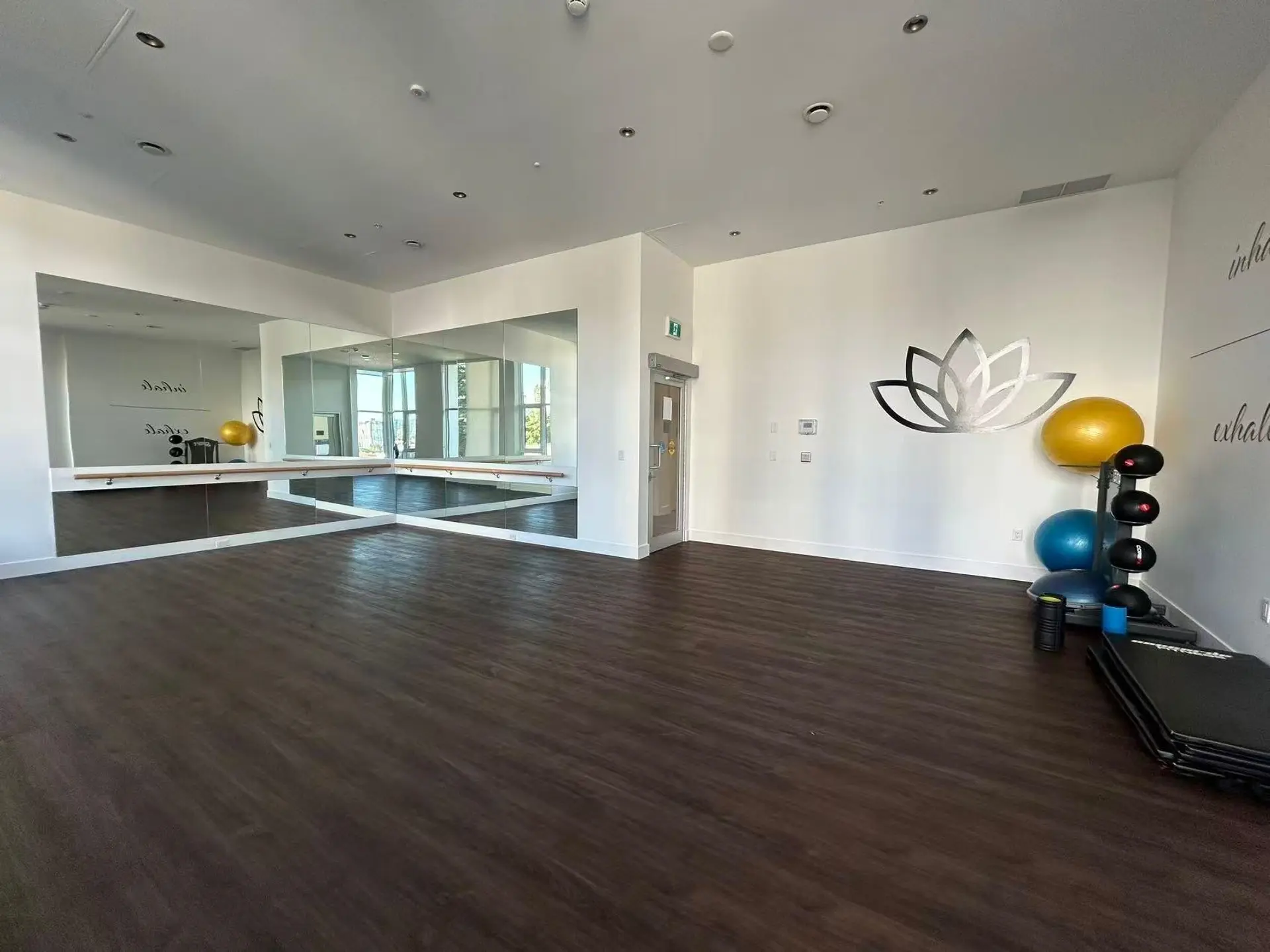 #704 555 Sydney Avenue - Image 15