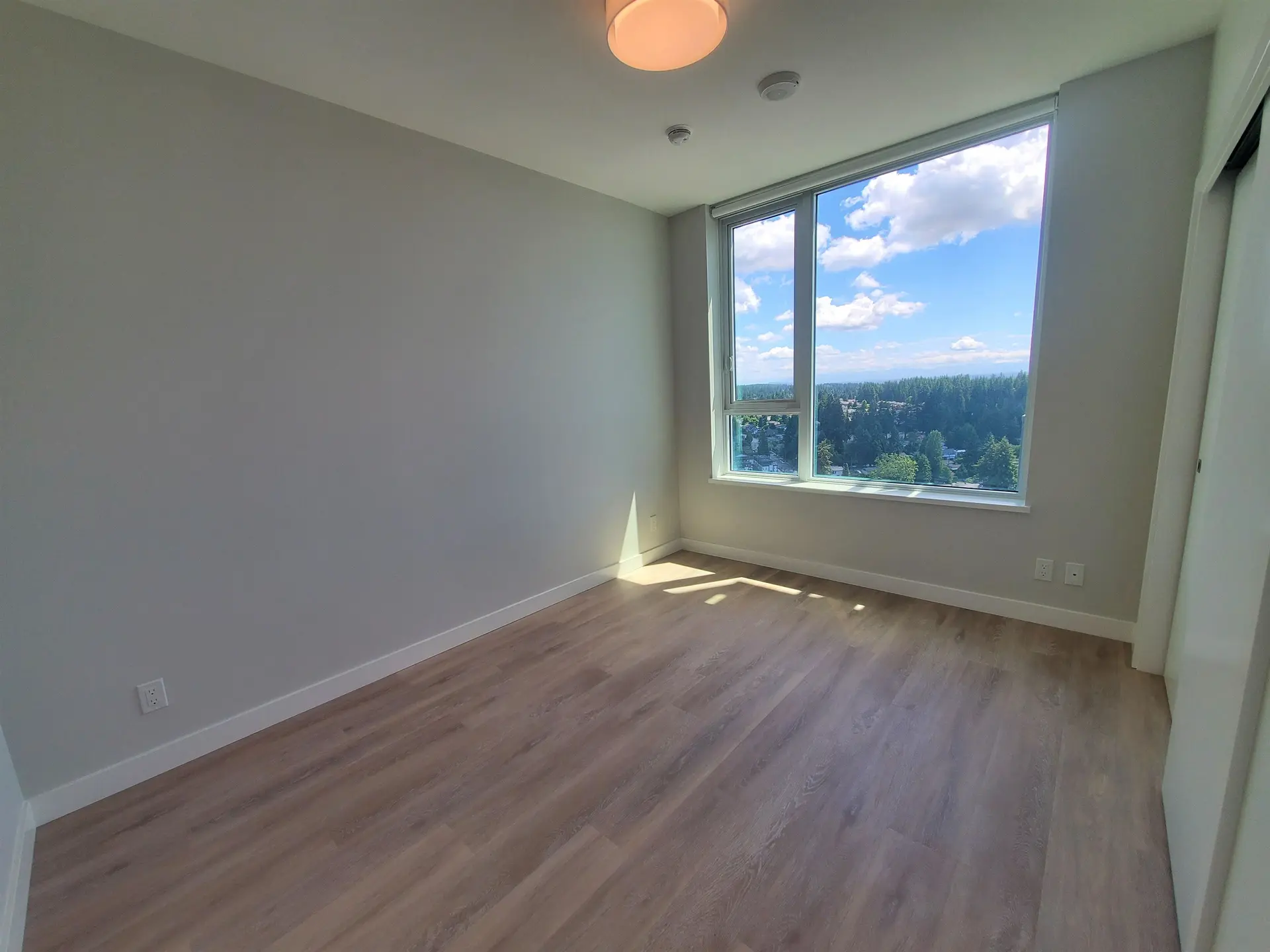 #3202 567 Emerson Street - Image 4