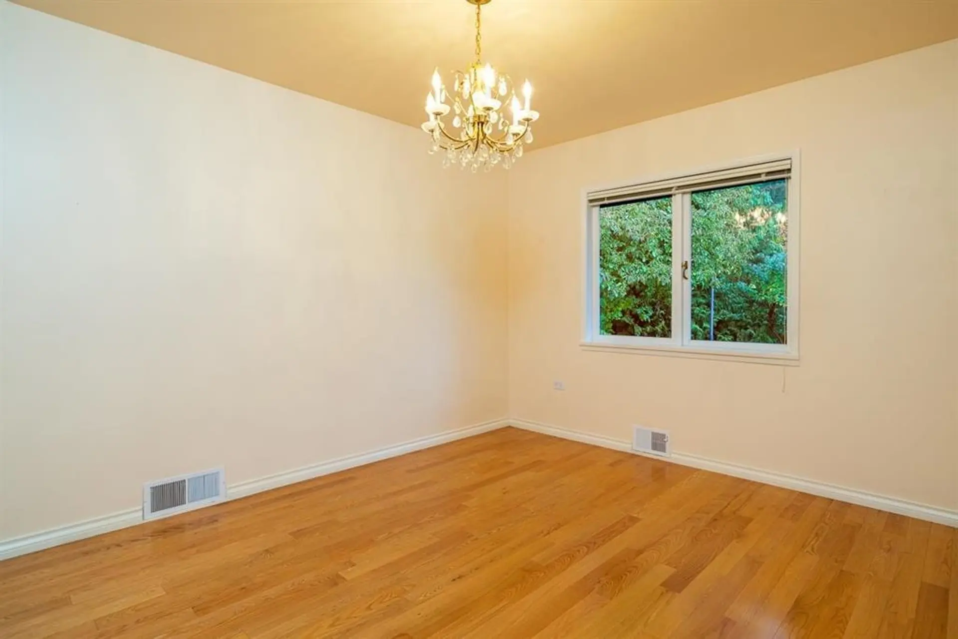 2870 Thorncliffe Drive - Image 13