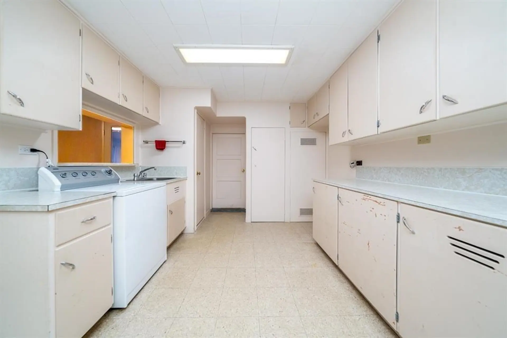 2870 Thorncliffe Drive - Image 17