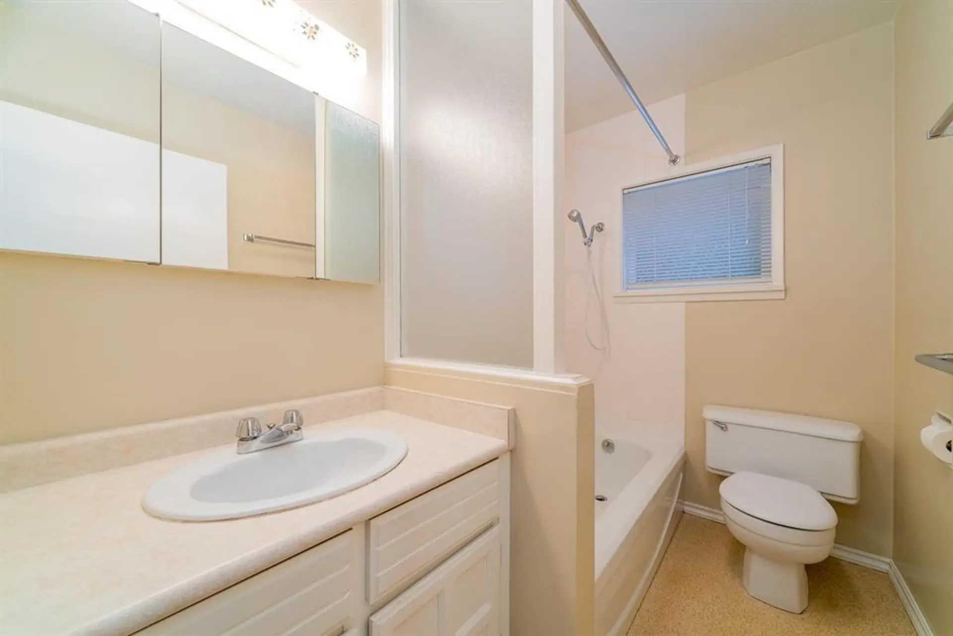2870 Thorncliffe Drive - Image 10