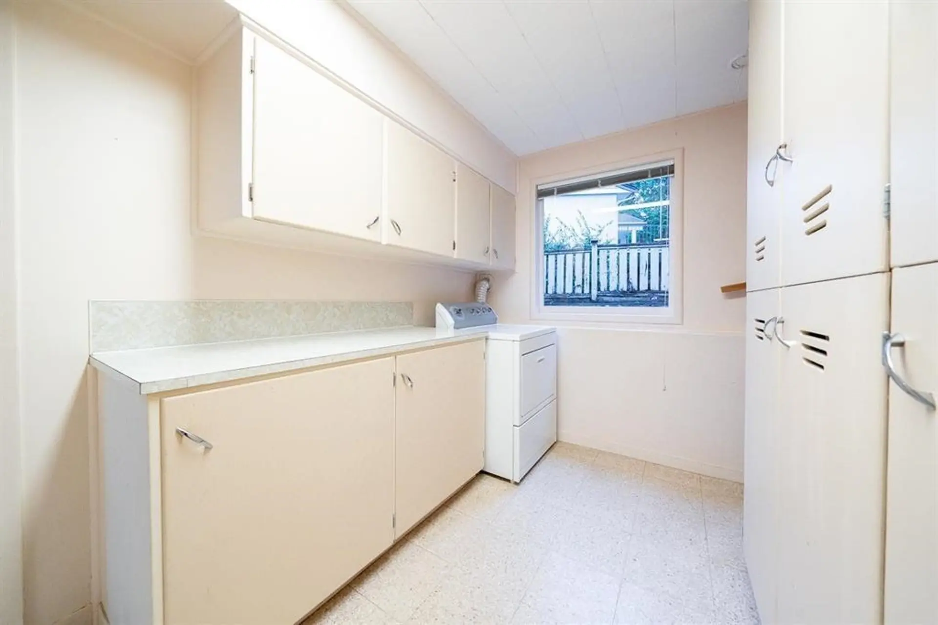2870 Thorncliffe Drive - Image 18