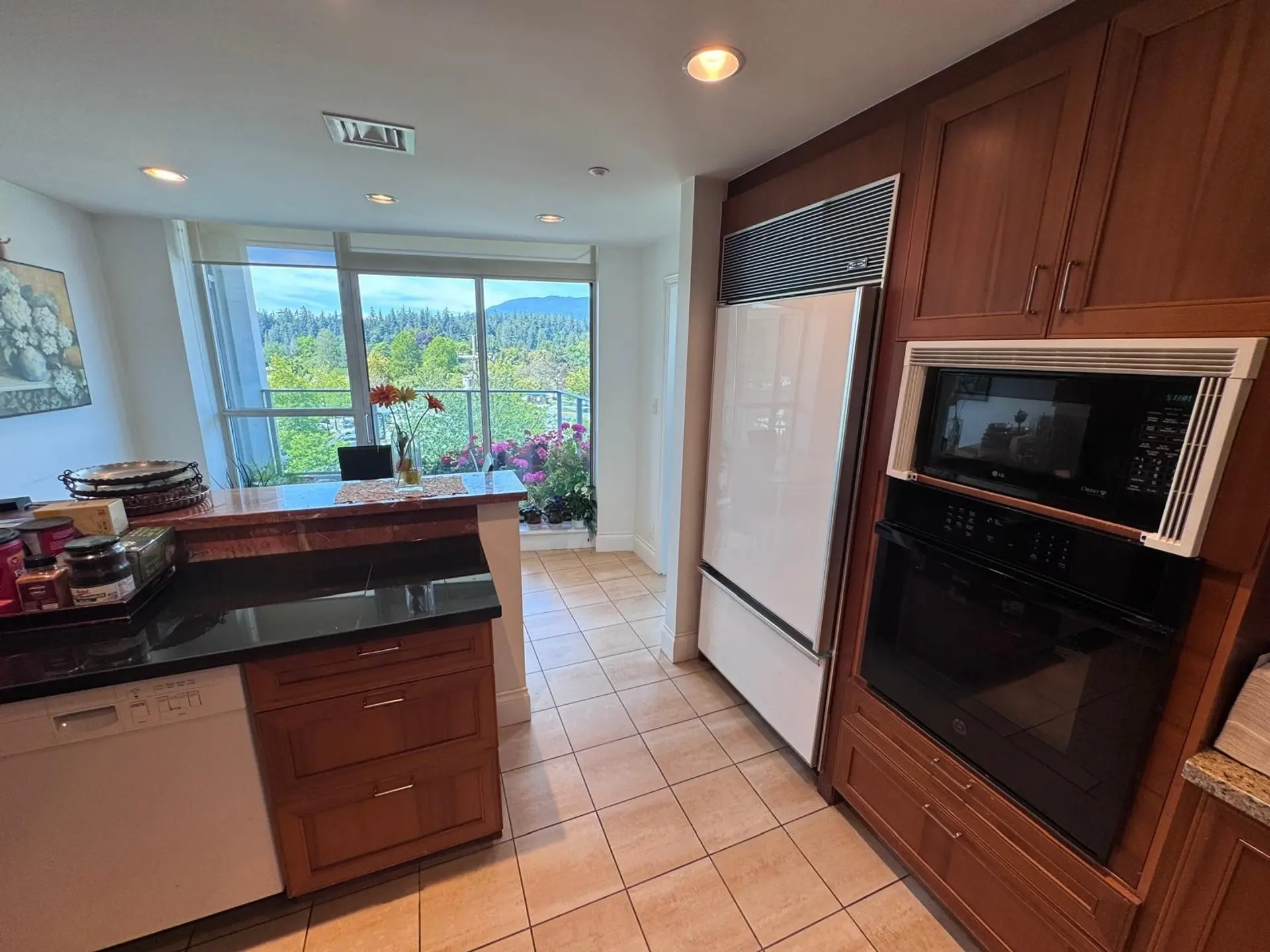 #402 1777 Bayshore Drive - Image 10