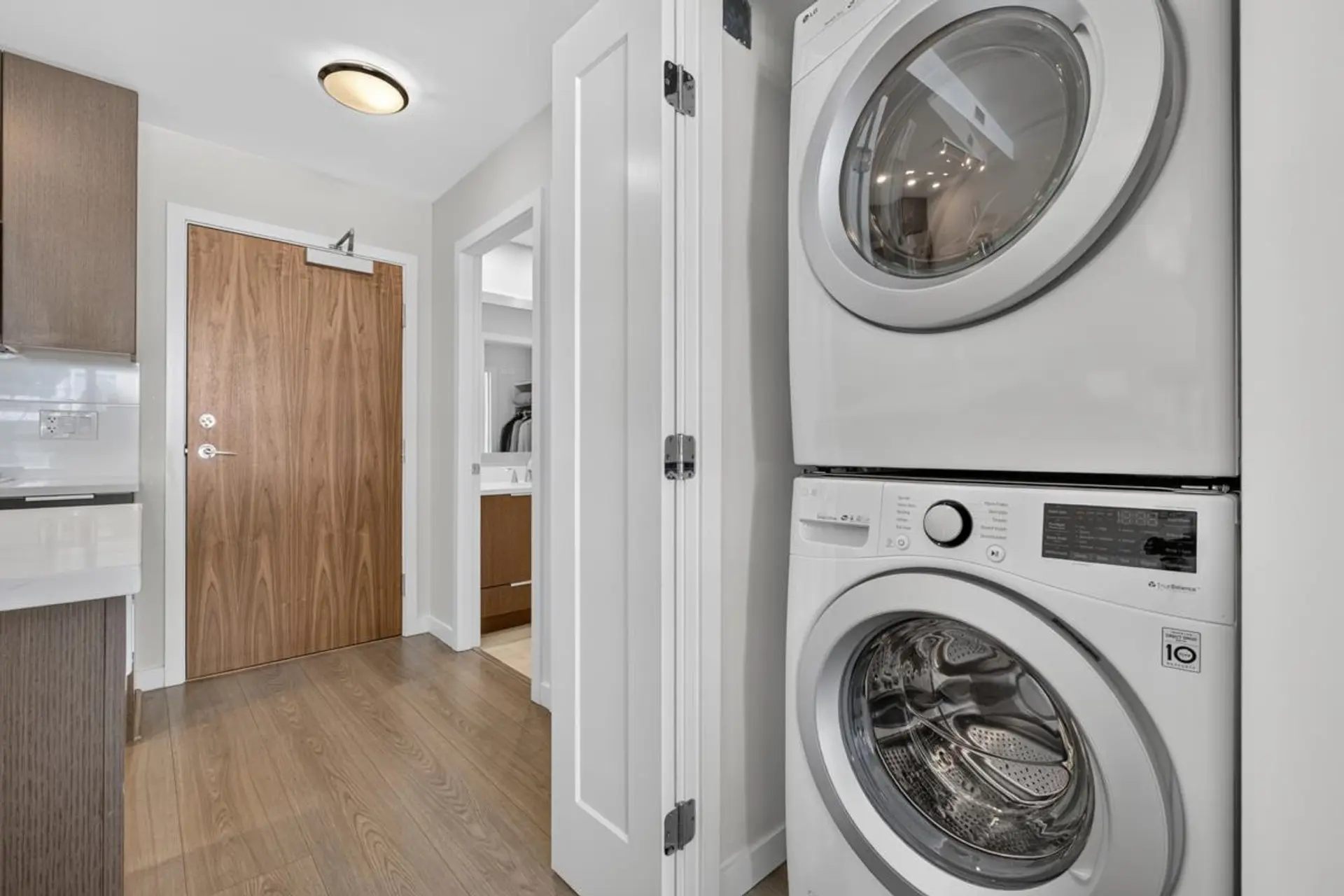 #903 8699 Hazelbridge Way - Image 15