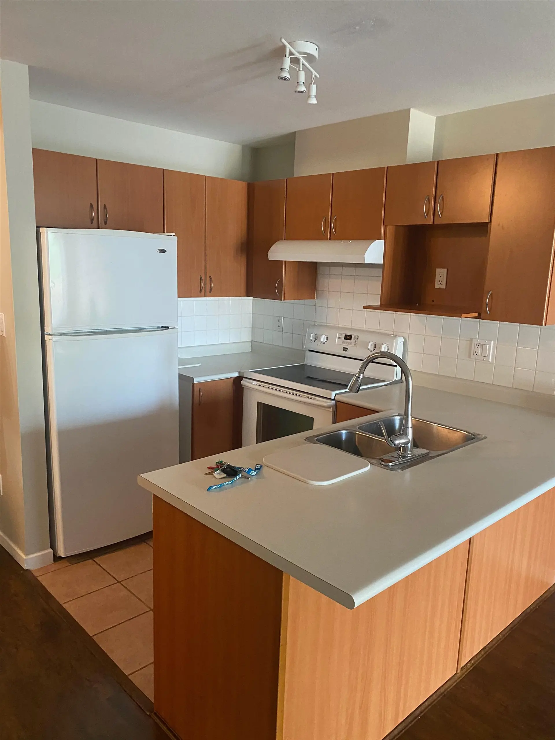 #210 6991 Victoria Drive - Image 7