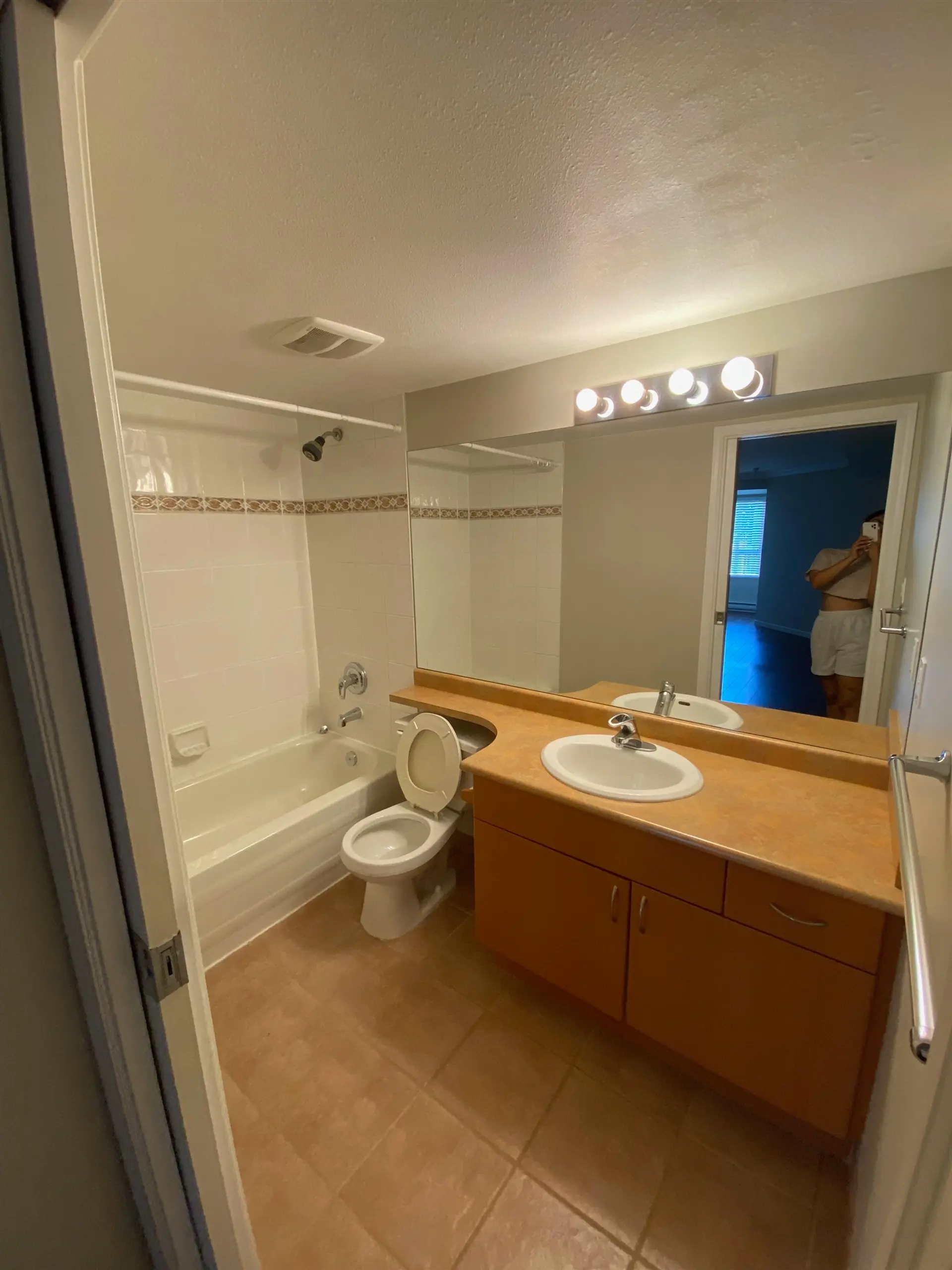 #210 6991 Victoria Drive - Image 13