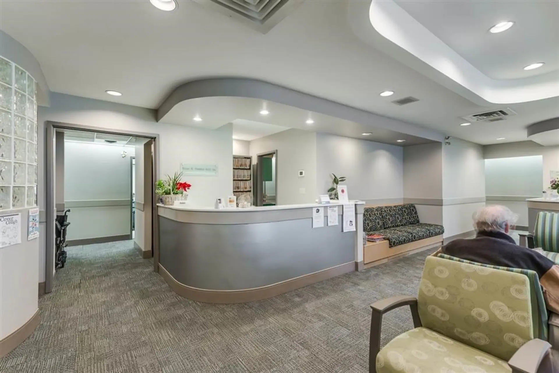# 202 12894 16 AVENUE - Image 2