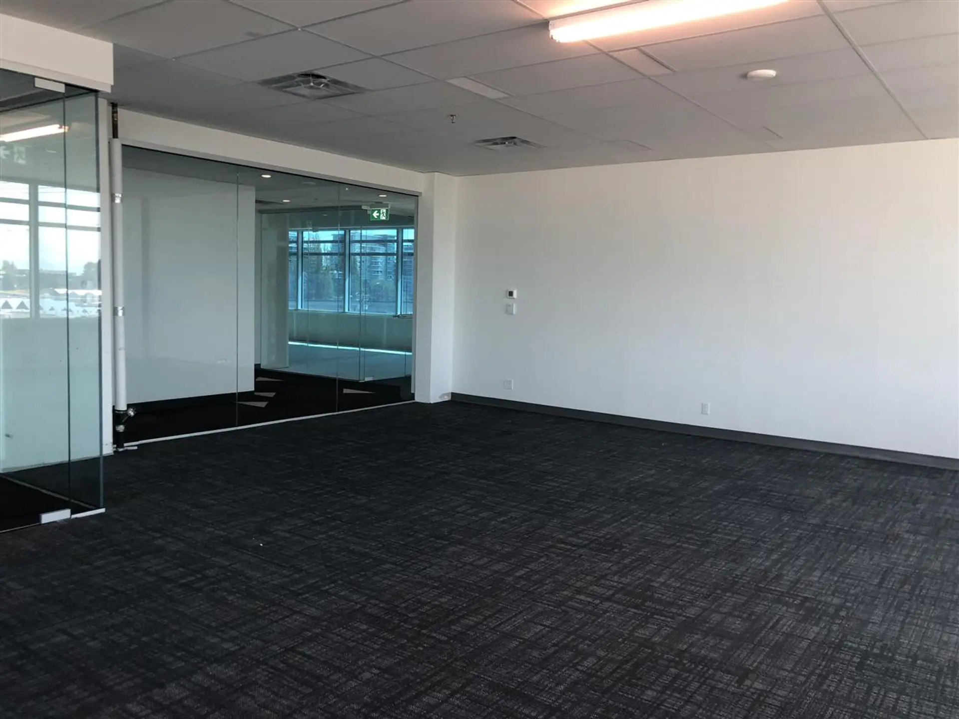 # 525/530 8477 BRIDGEPORT ROAD - Image 3