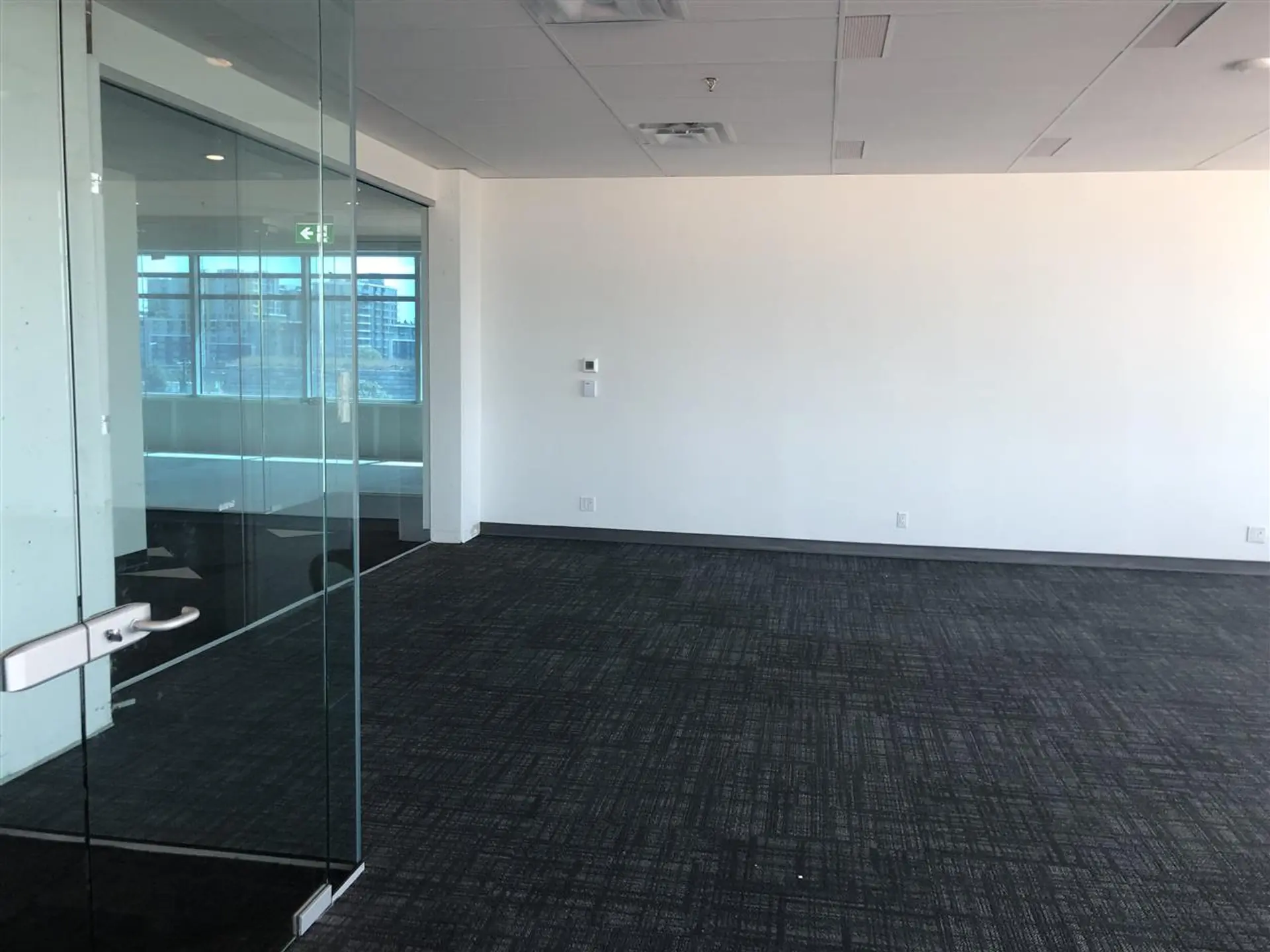 # 525/530 8477 BRIDGEPORT ROAD - Image 4