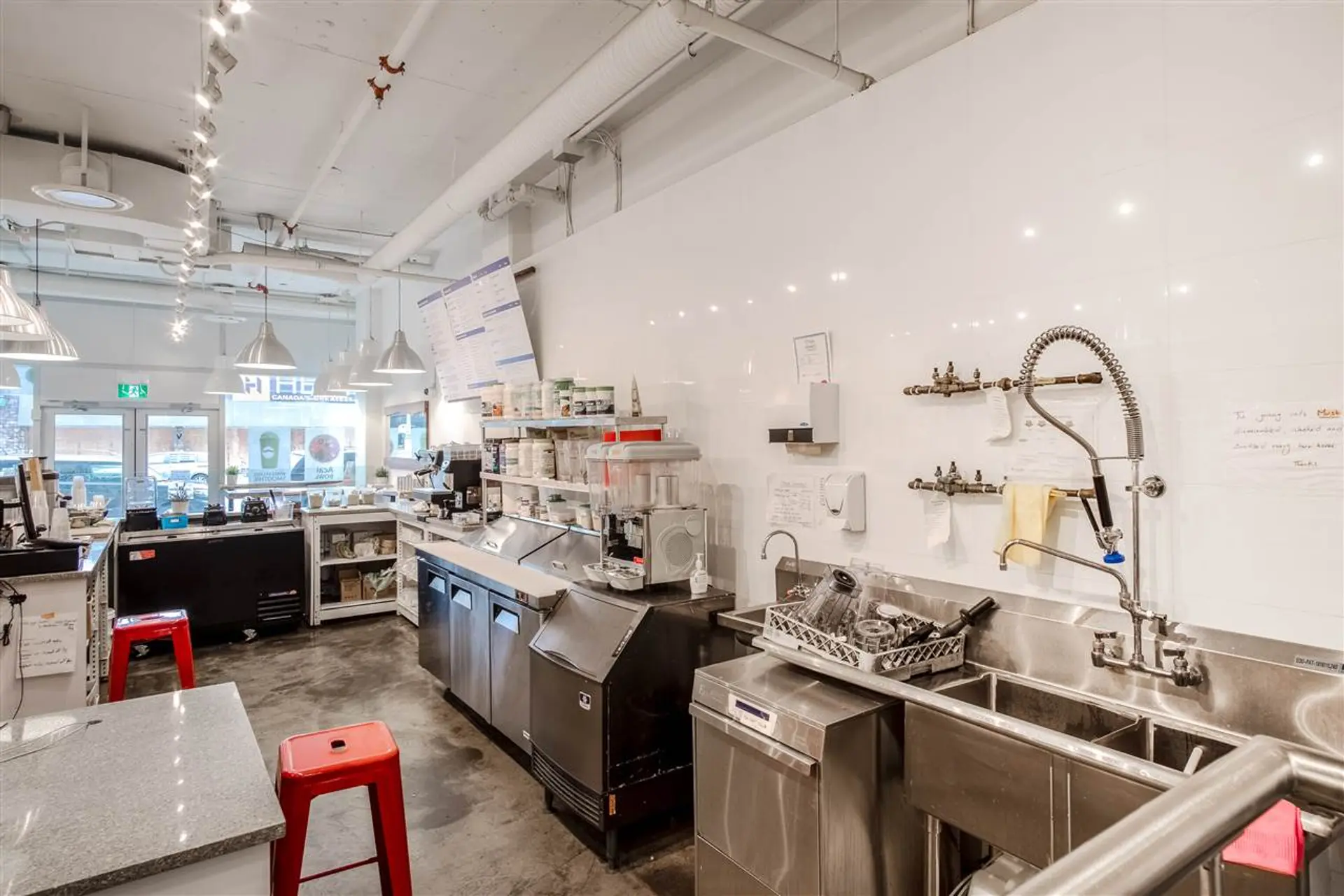562 W BROADWAY - Image 8