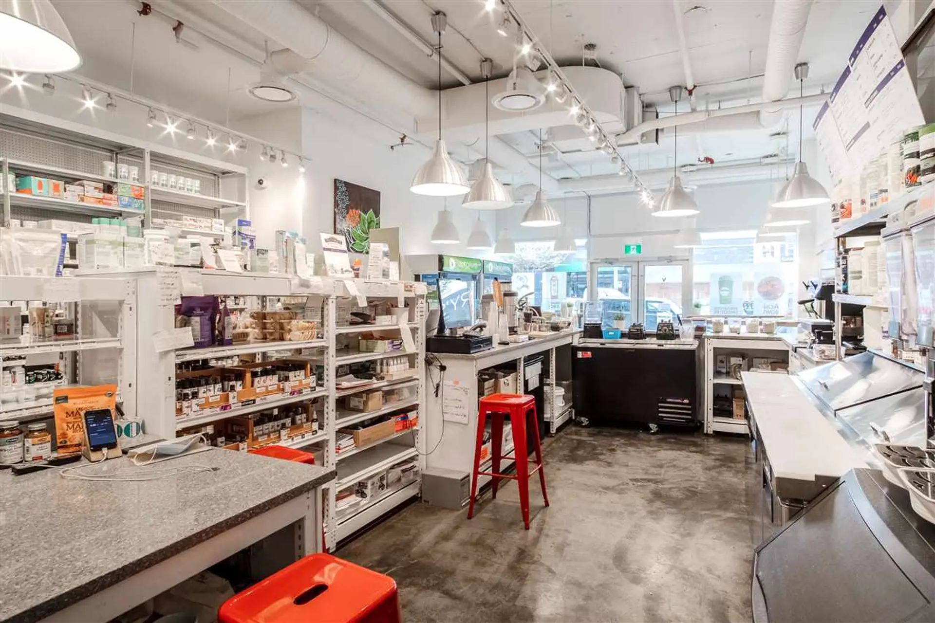 562 W BROADWAY - Image 9