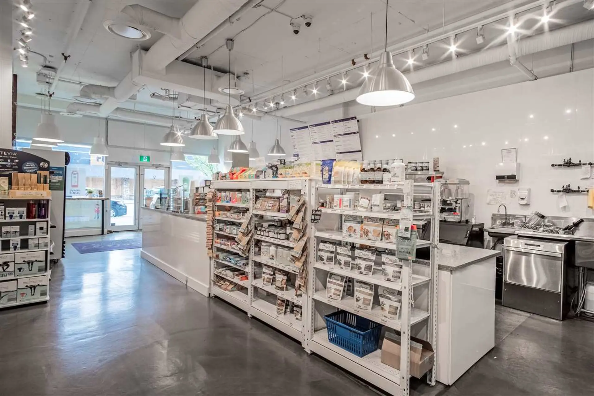 562 W BROADWAY - Image 10
