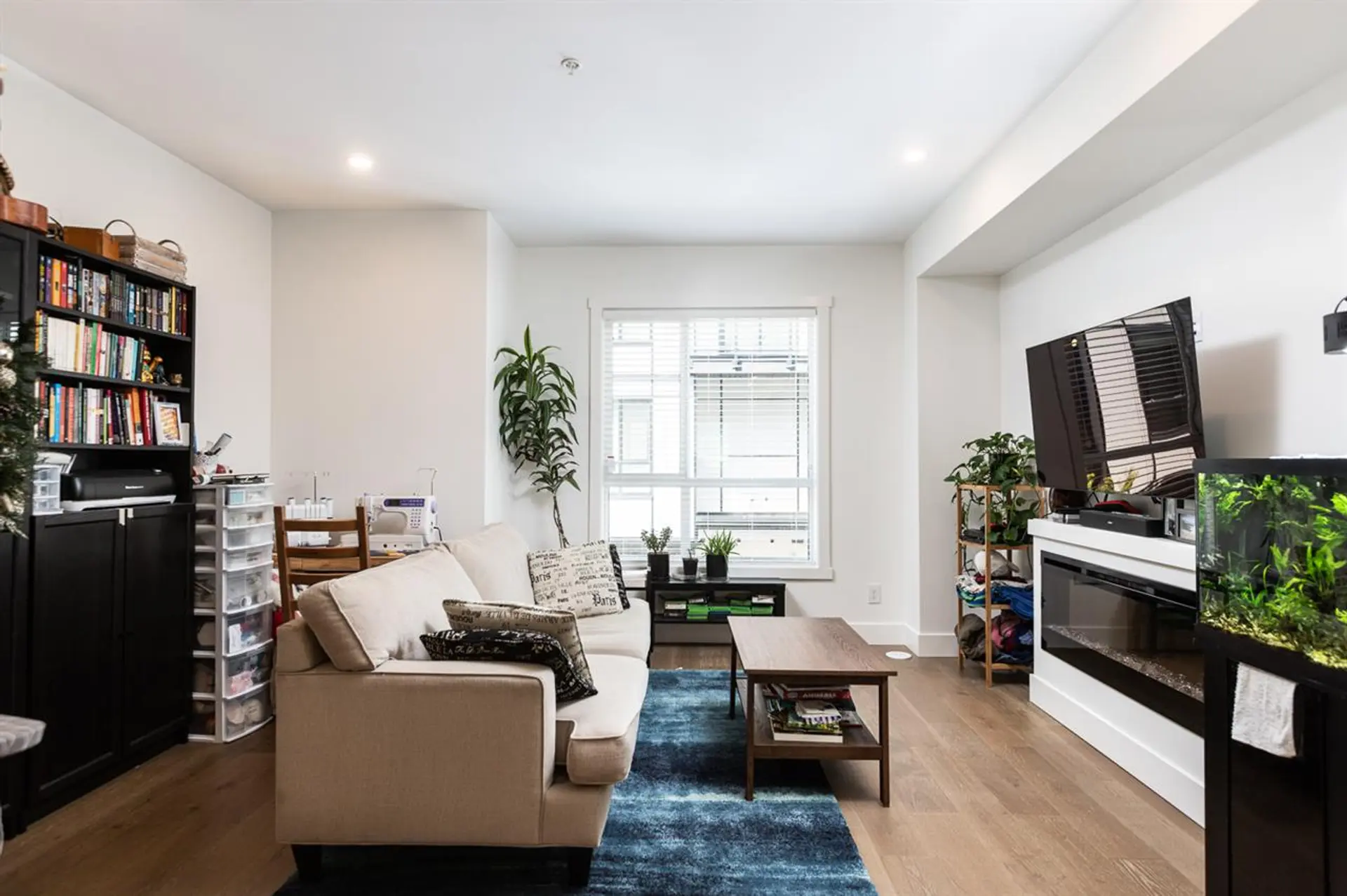 # 4 19790 55A AVENUE - Image 2