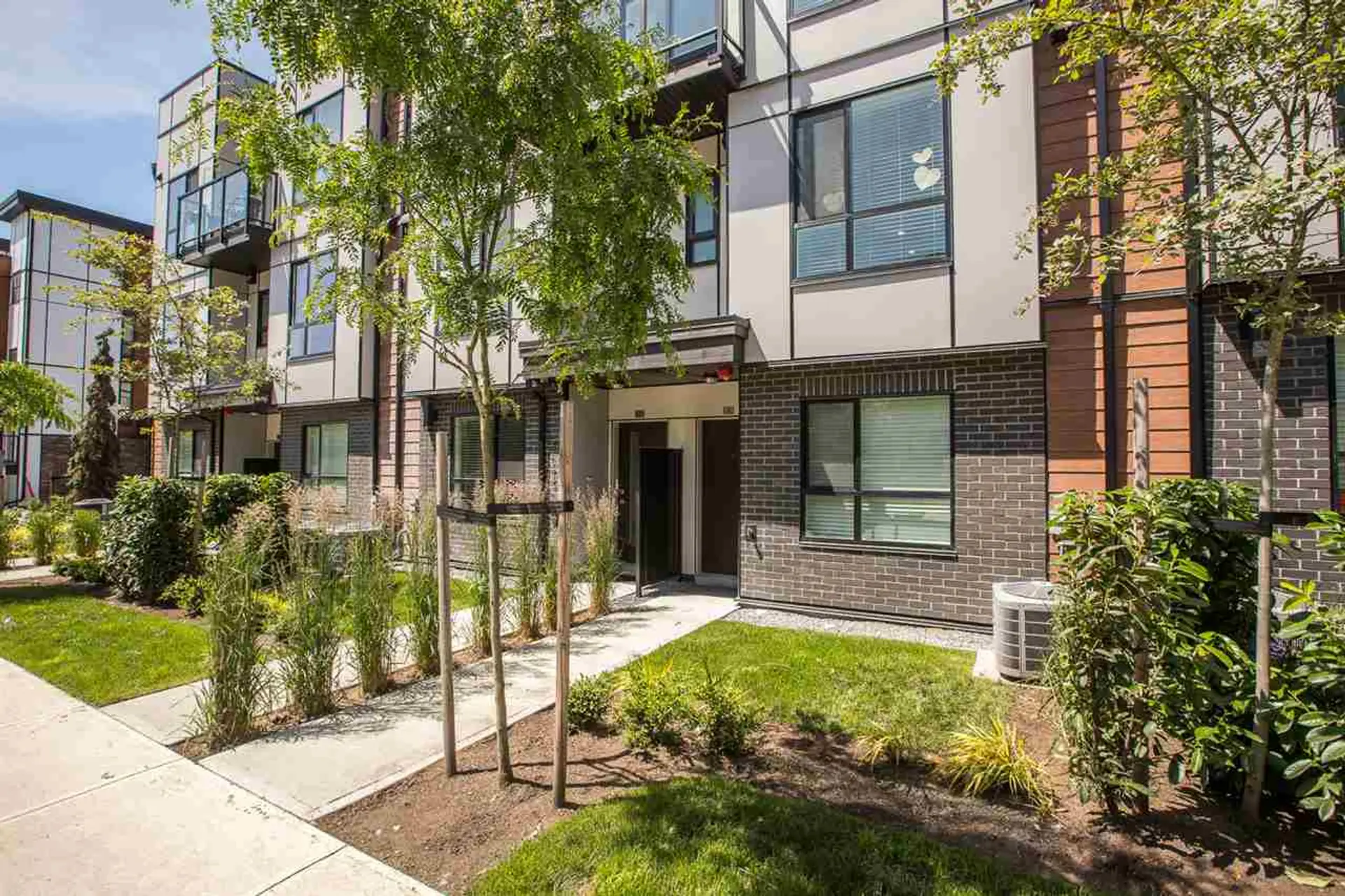# 4 19790 55A AVENUE - Image 19