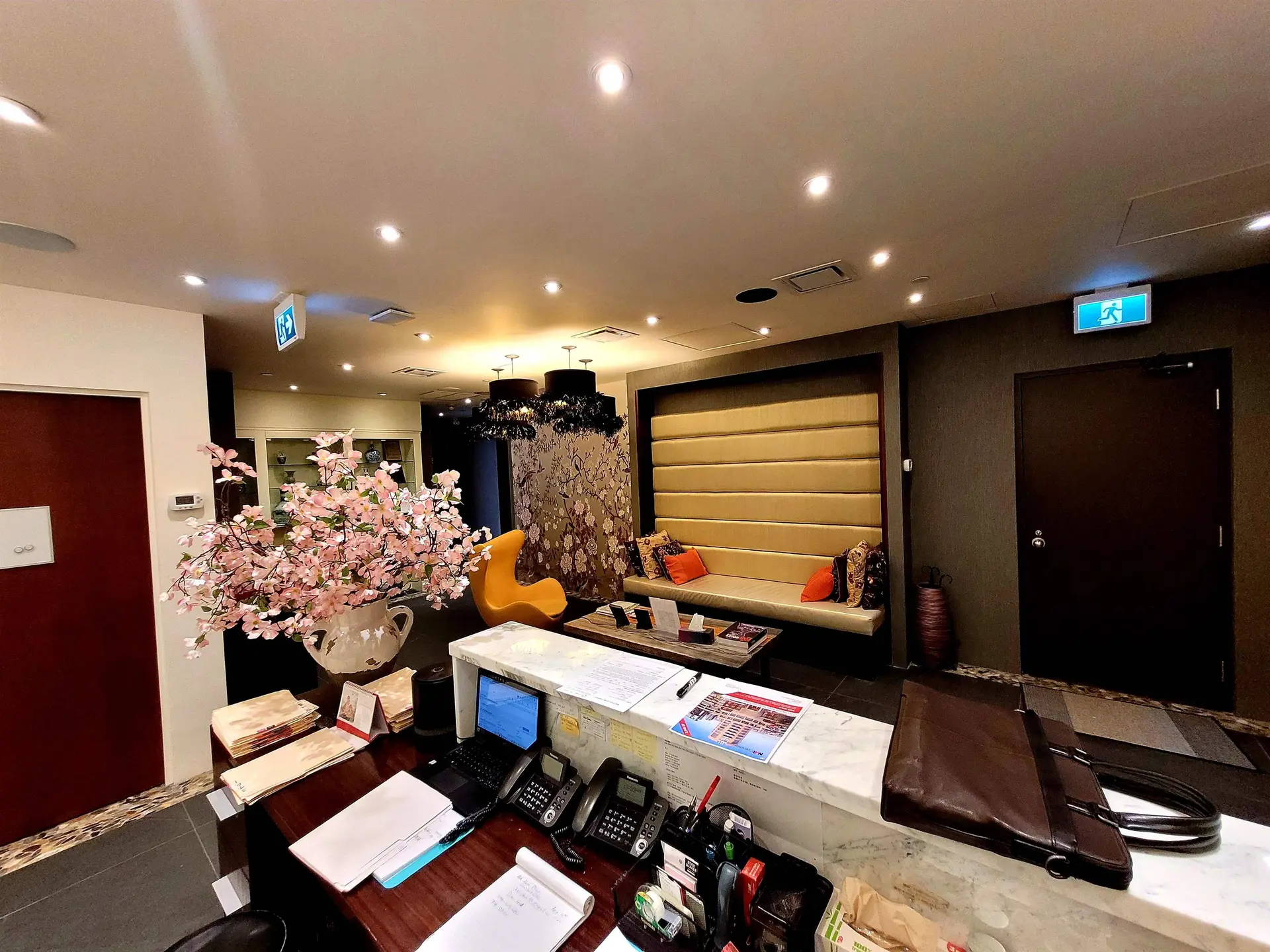 # 500/550 8111 ANDERSON ROAD - Image 18