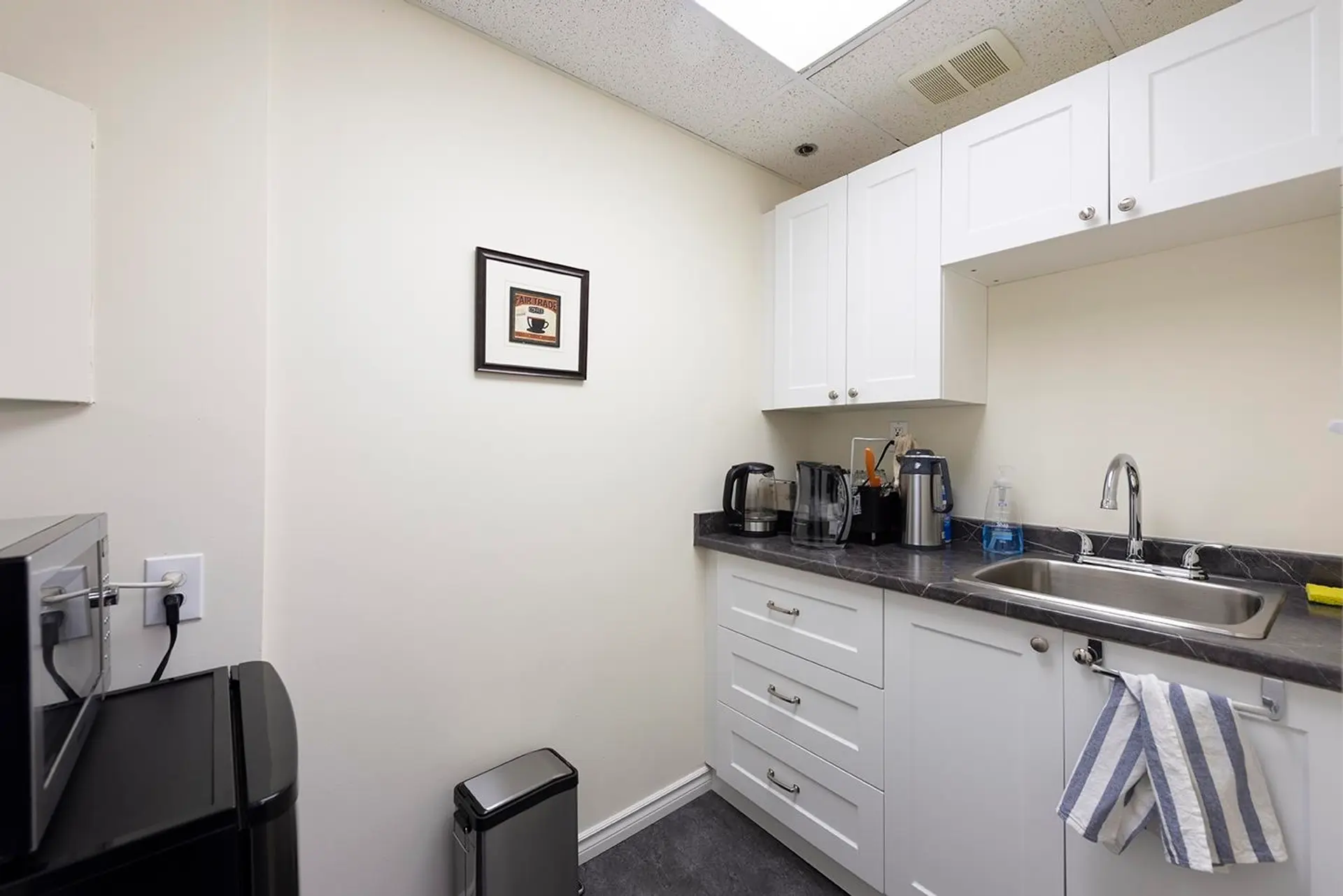 # 200 2232 MCALLISTER AVENUE - Image 5