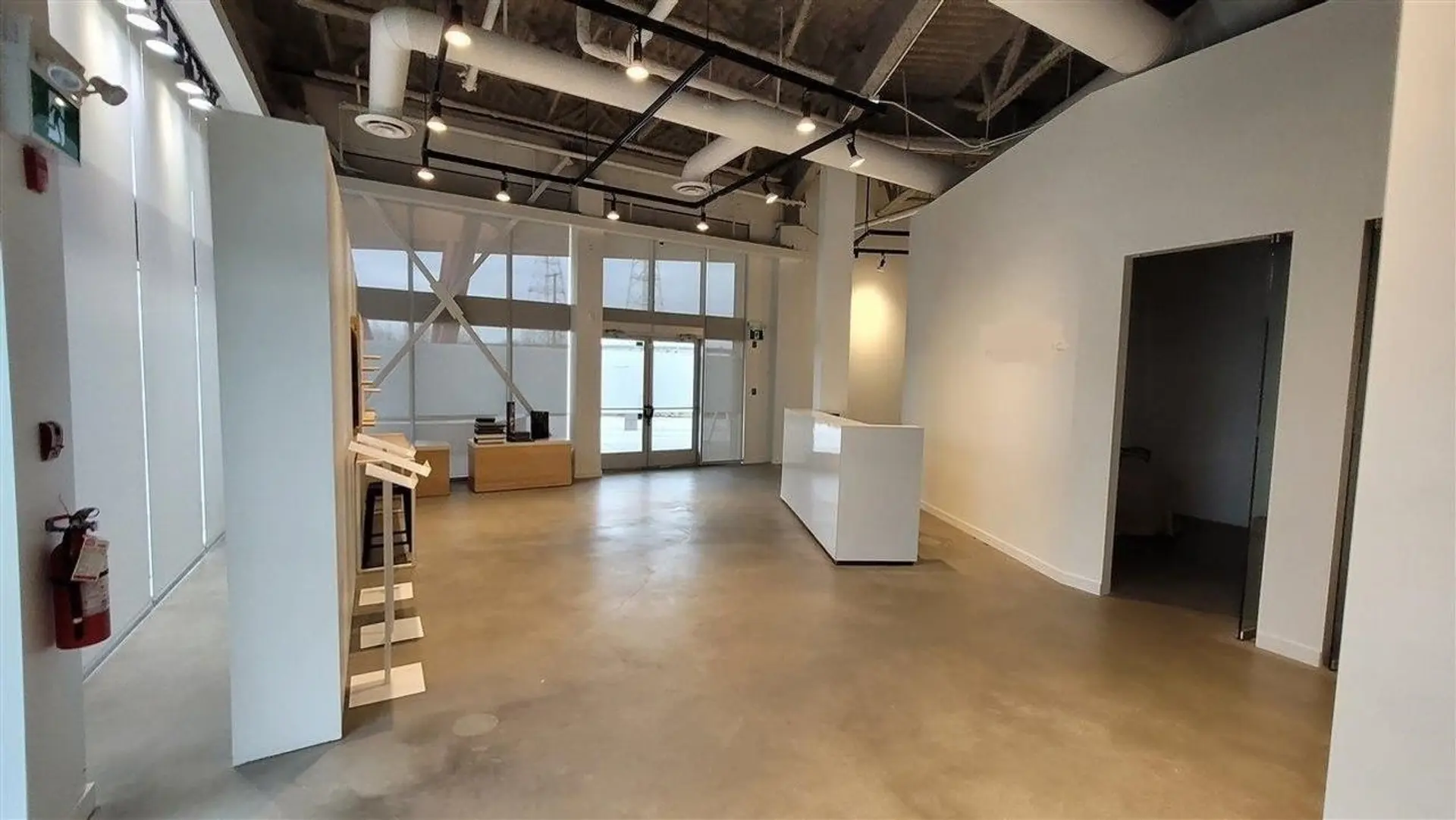 # 1005 10011 RIVER DRIVE - Image 9