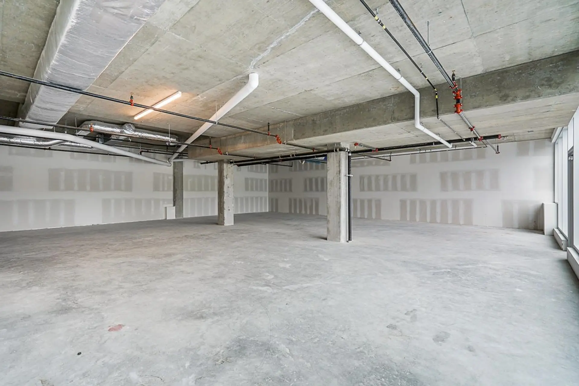 # 350 2238 YUKON STREET - Image 4