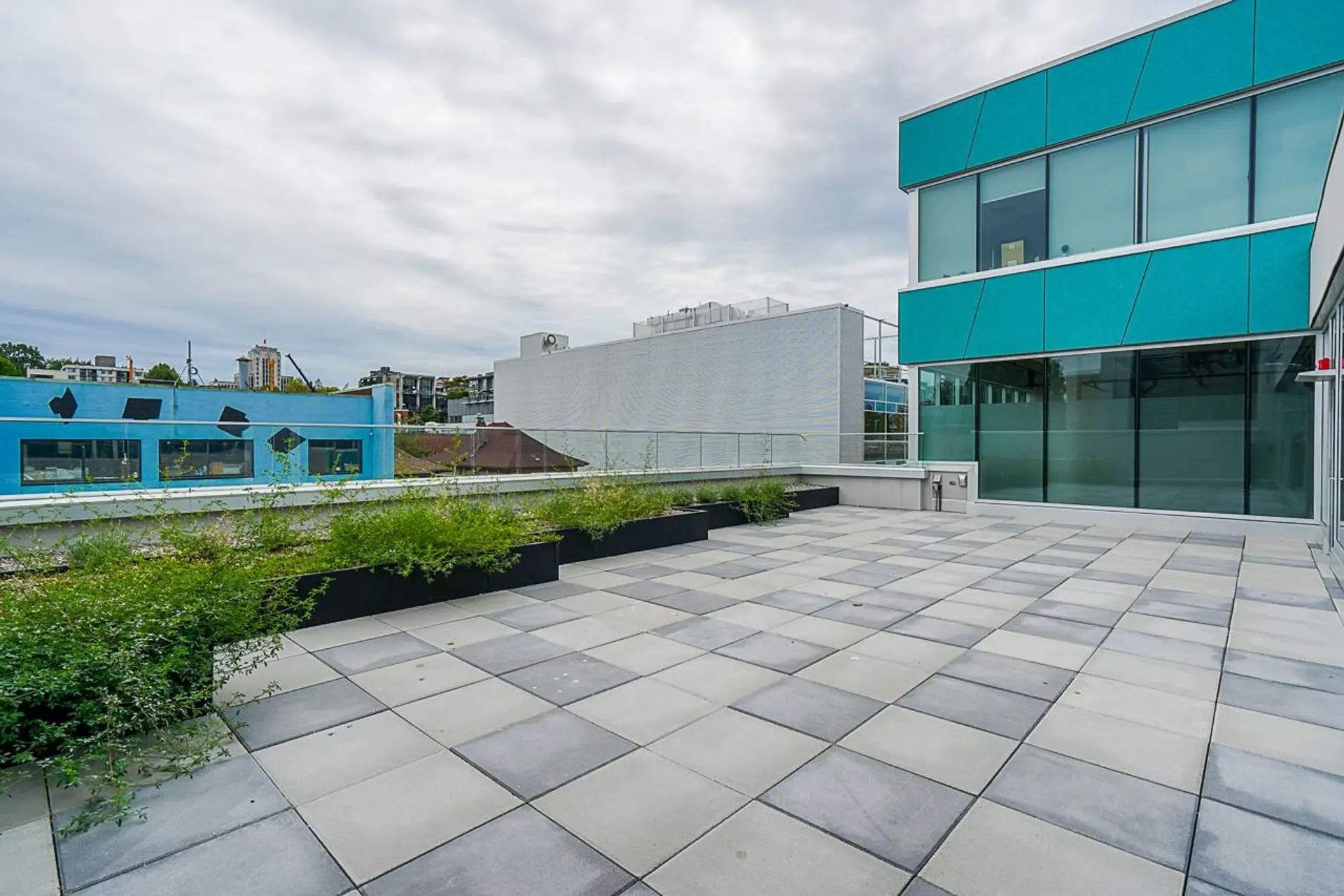 # 350 2238 YUKON STREET - Image 9