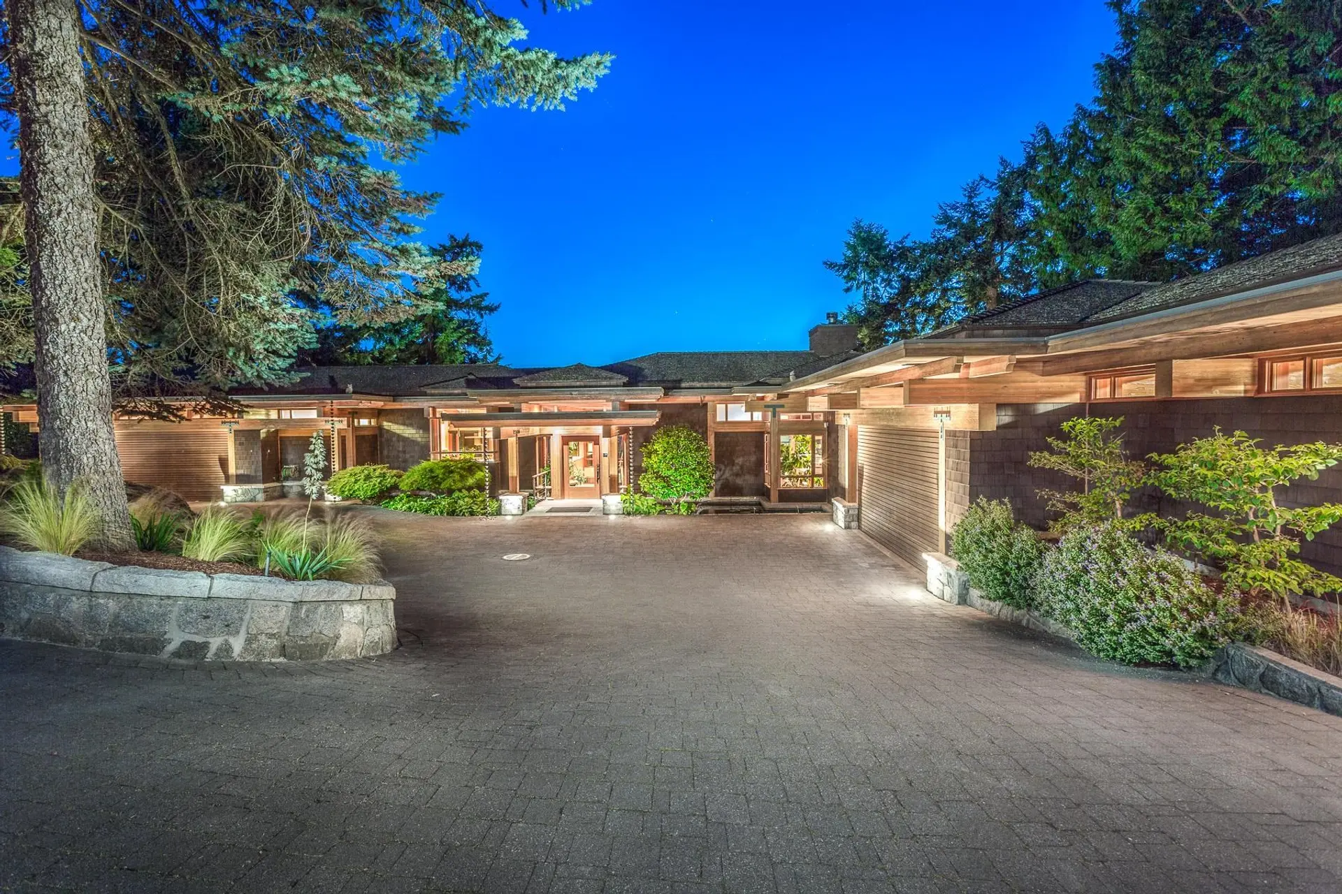 Property at 5363 Kew Cliff Road, West Vancouver, BC