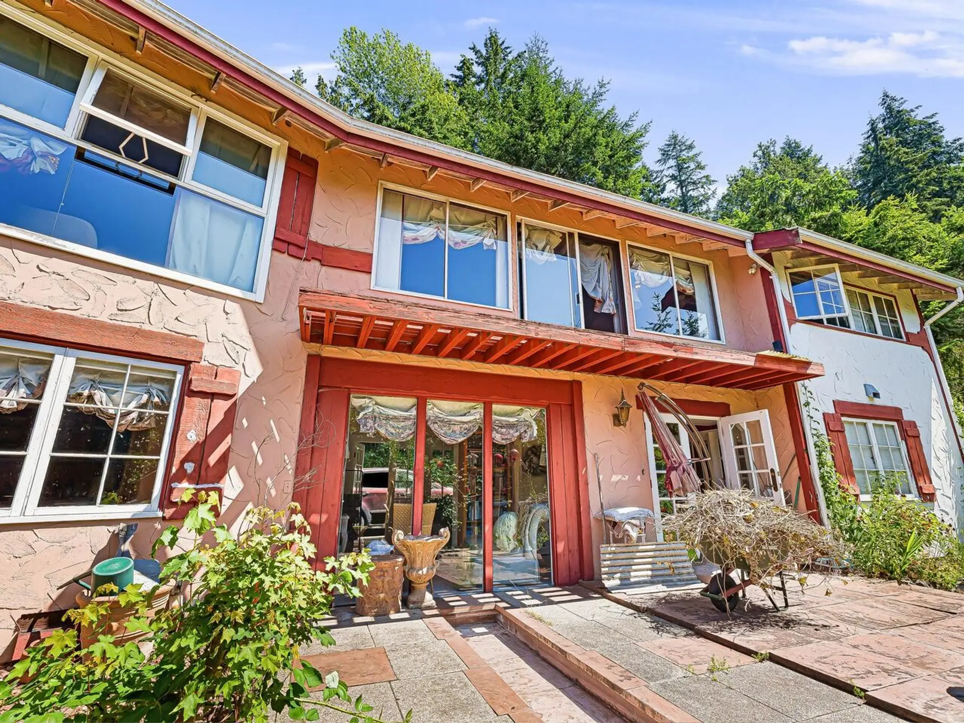 Property at 35 Lions Bay Avenue, Lions Bay, BC