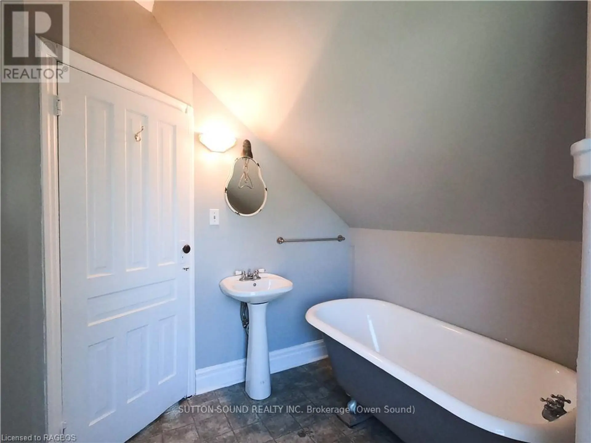 8 ELIZABETH DRIVE - Image 14
