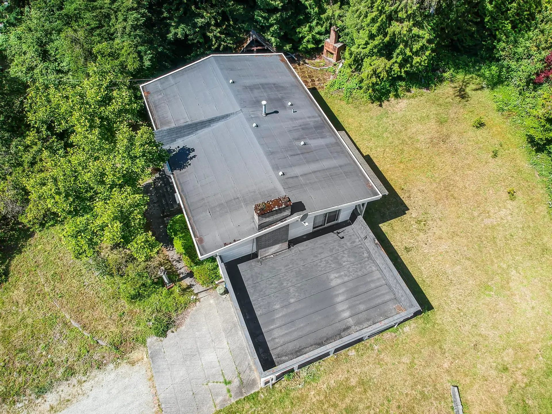 7680 Strachan Street - Image 11