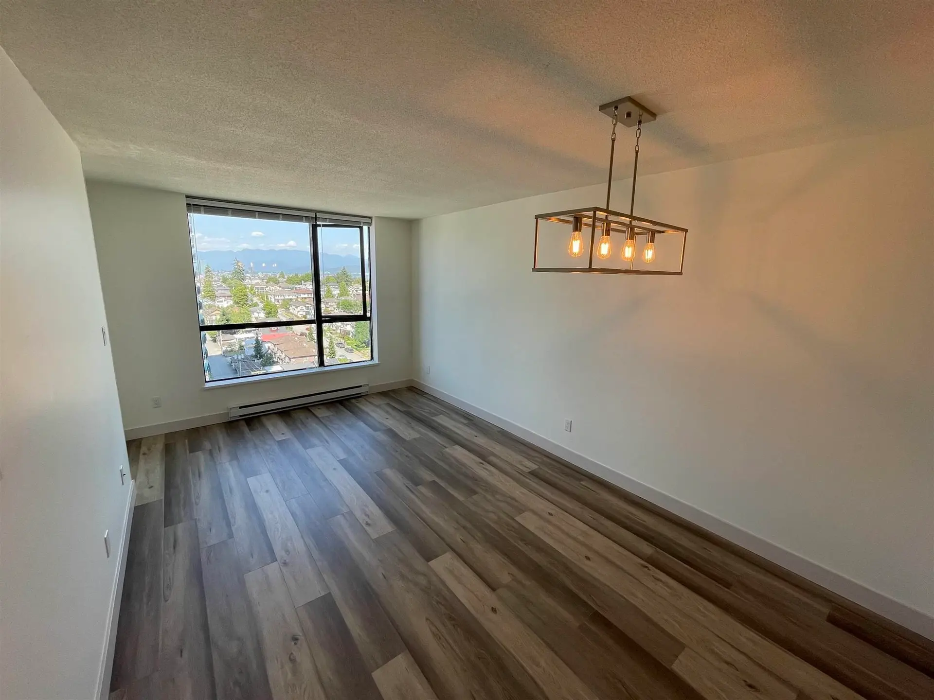 #1507 3438 Vanness Avenue - Image 2