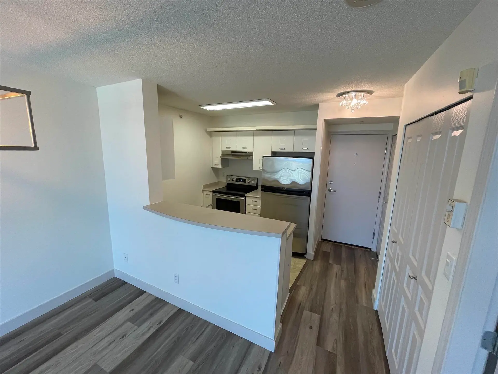 #1507 3438 Vanness Avenue - Image 6