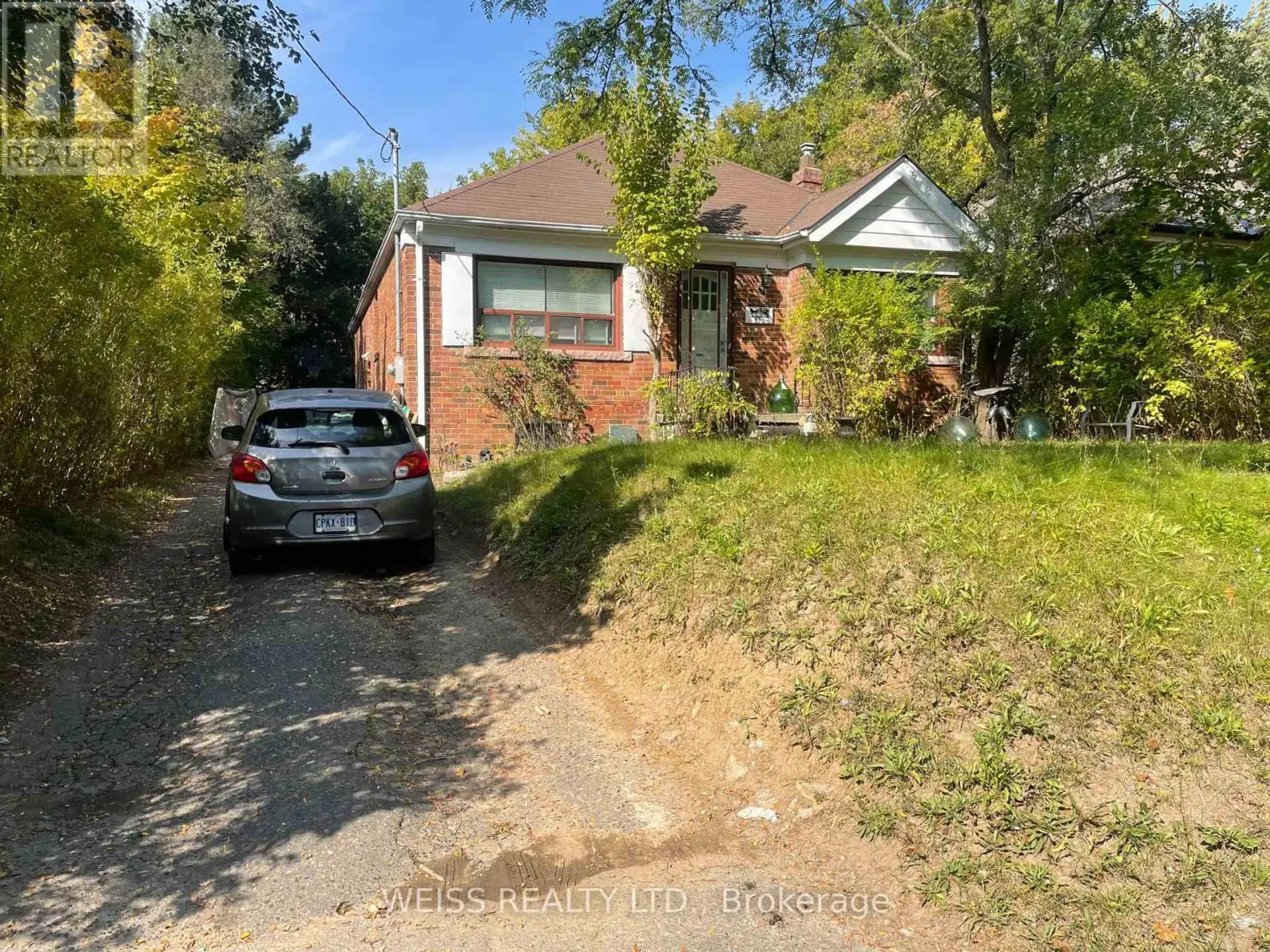 490 COLDSTREAM AVENUE E - Image 1