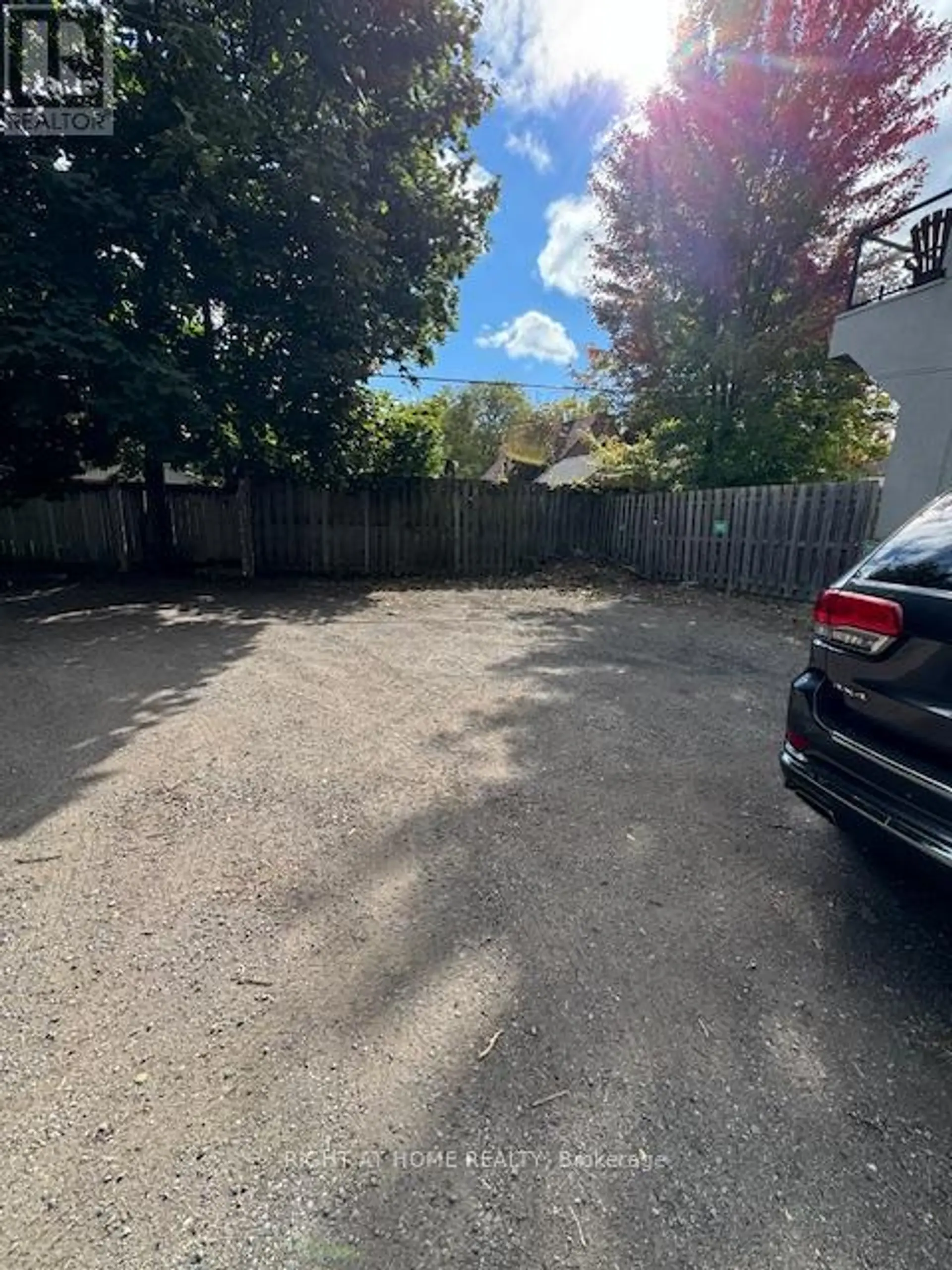 227 SHEPPARD AVENUE W - Image 20