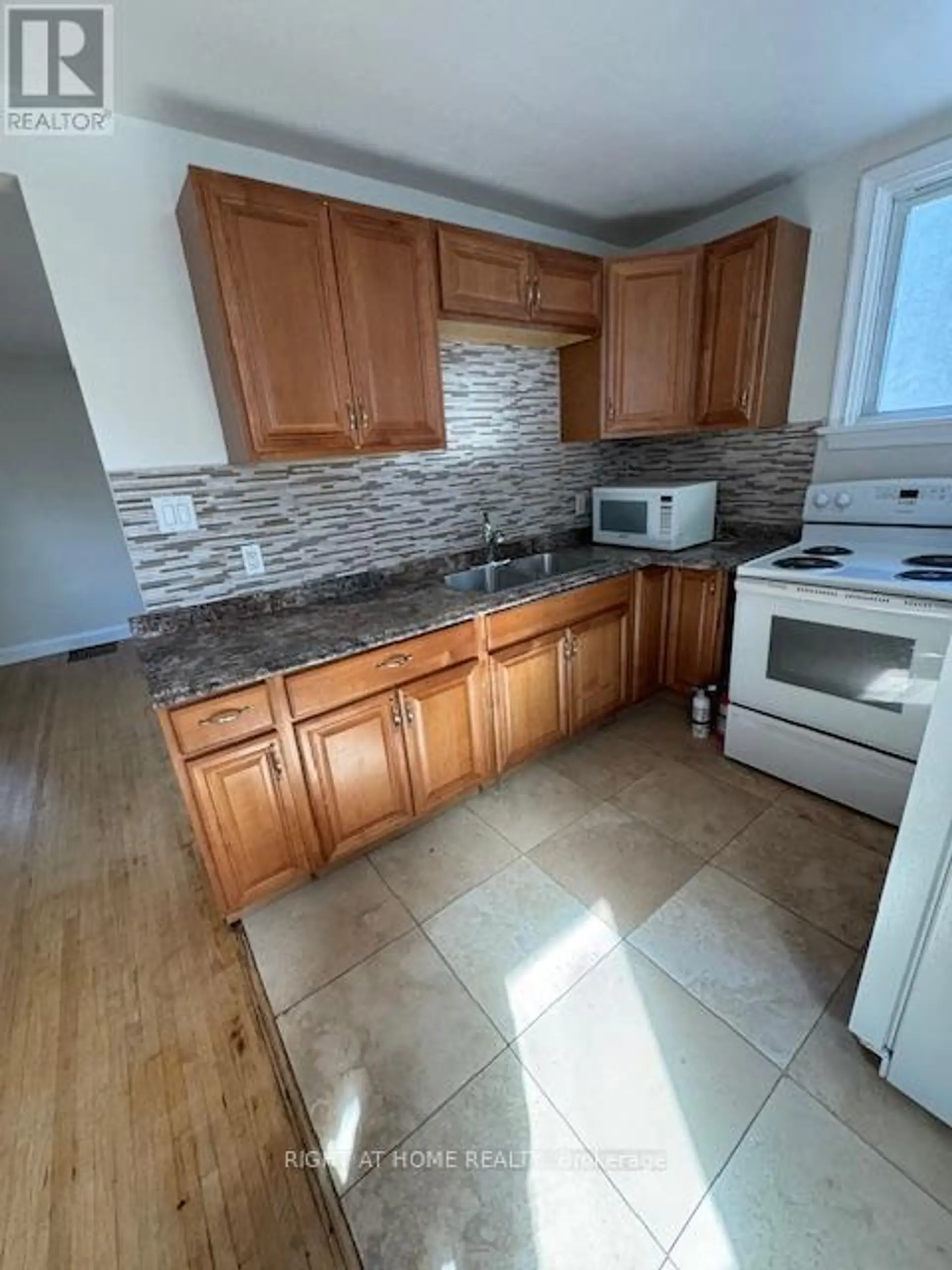 227 SHEPPARD AVENUE W - Image 7