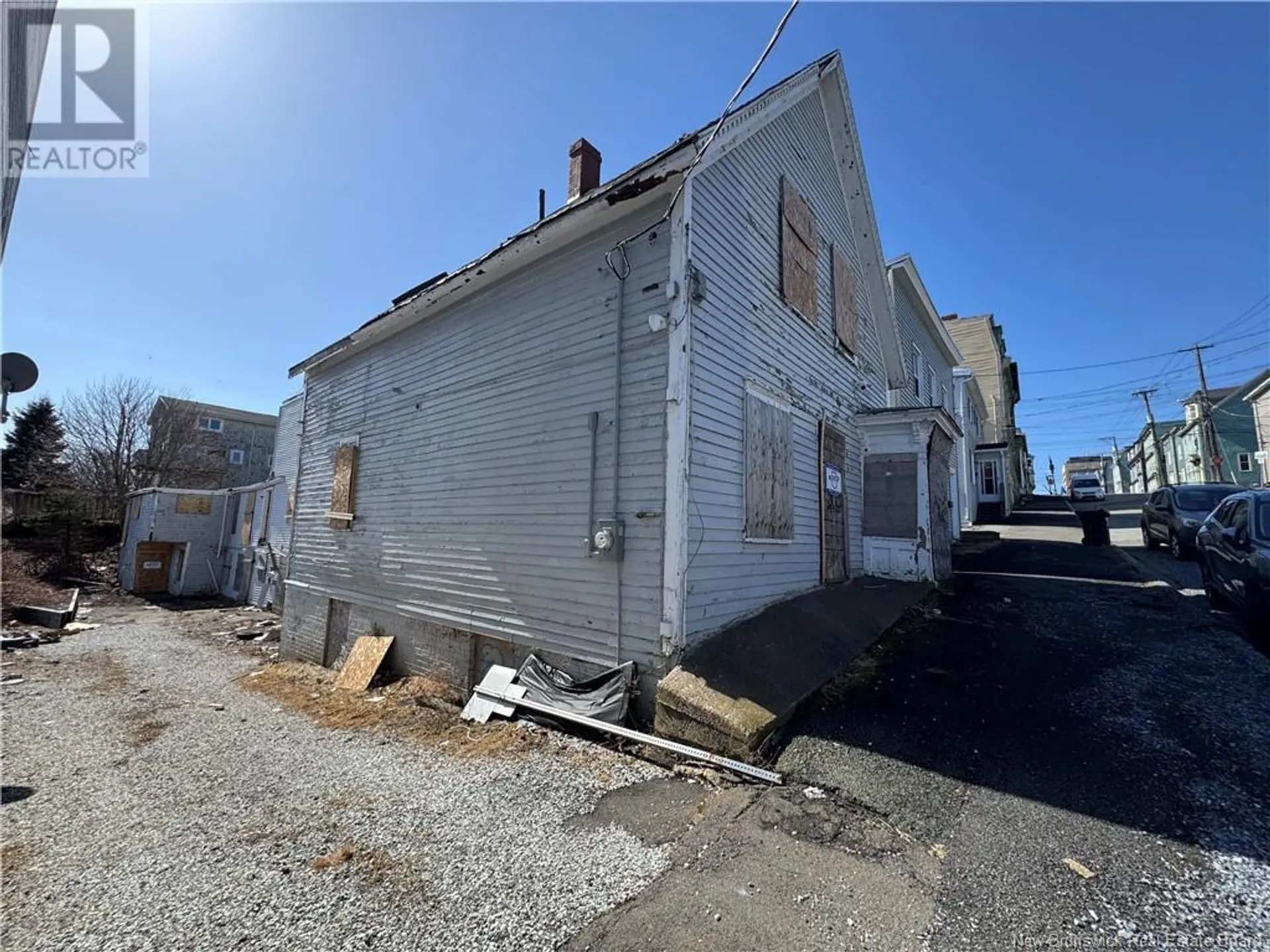 140 Elliott Row - Image 3