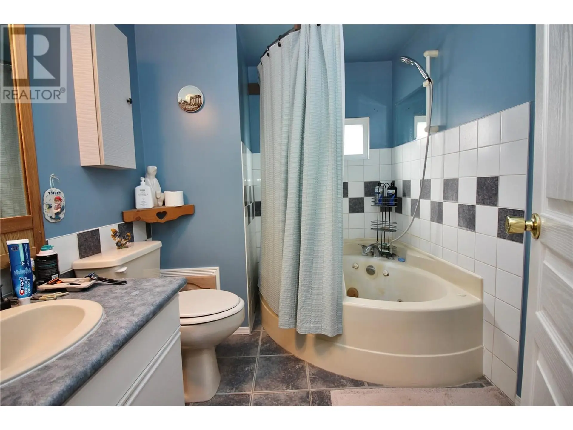 #56 1881 Boucherie Road - Image 8