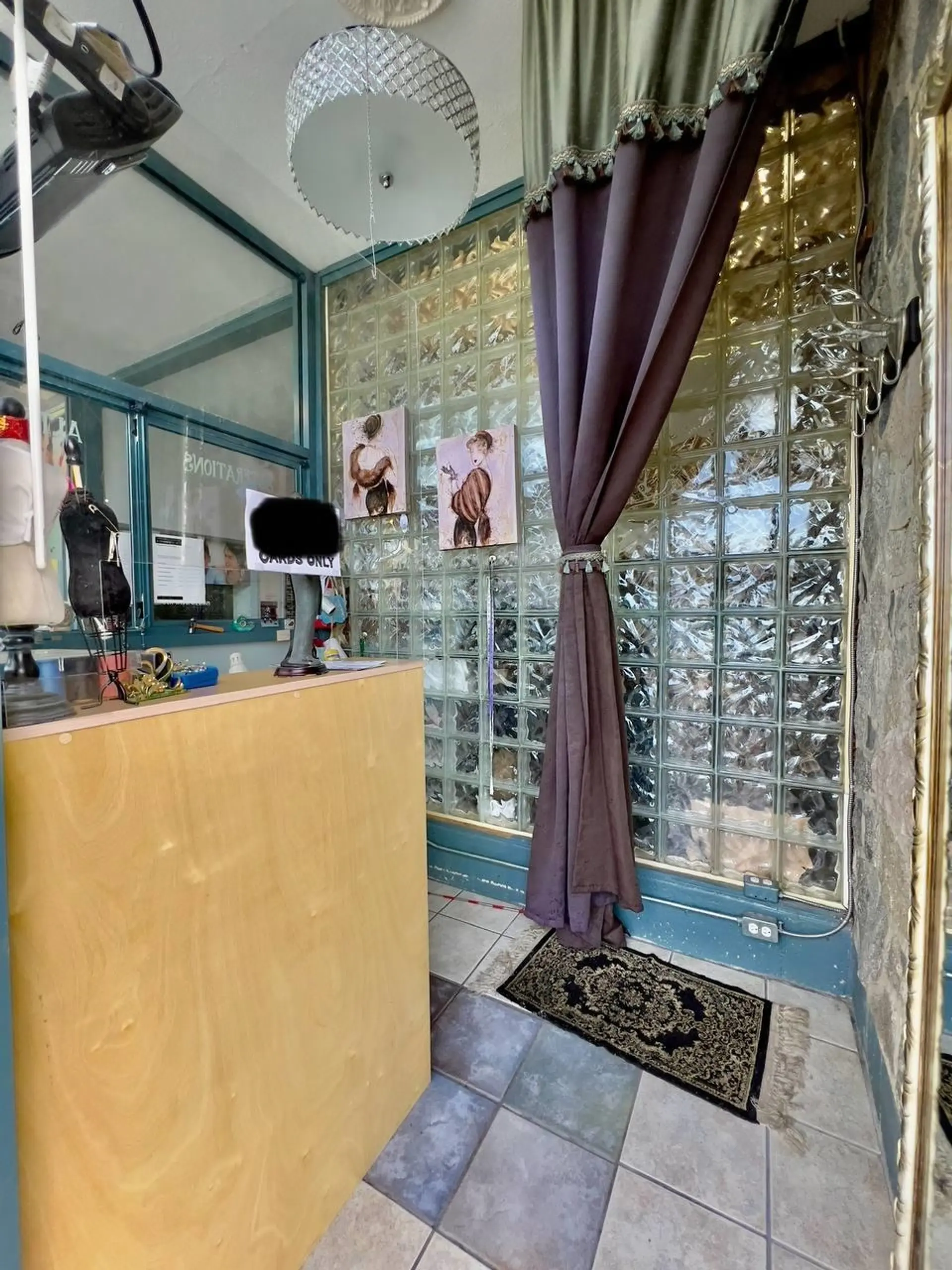#K1 1940 Lonsdale Avenue - Image 2