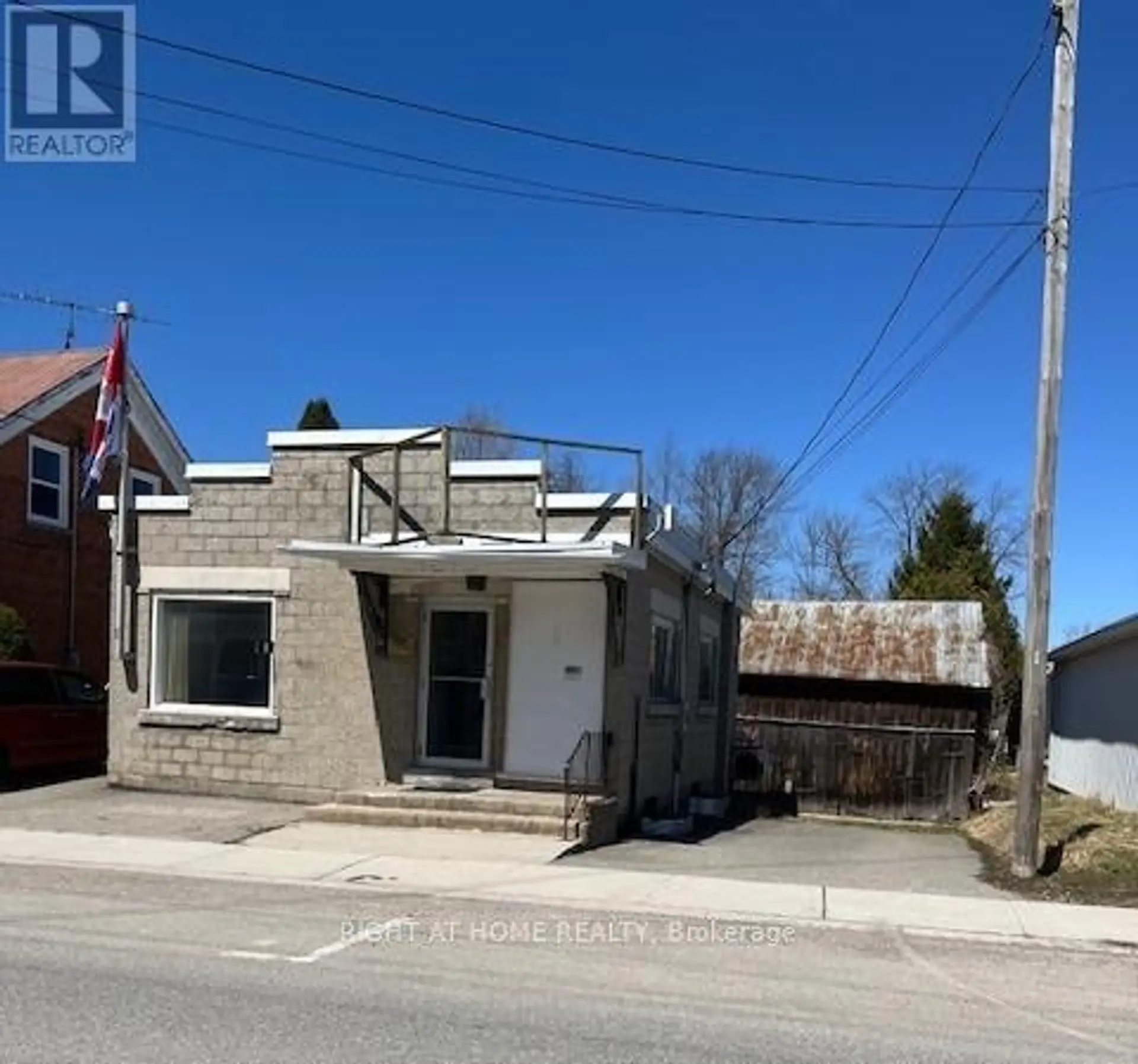 8 MAIN STREET N - Image 2