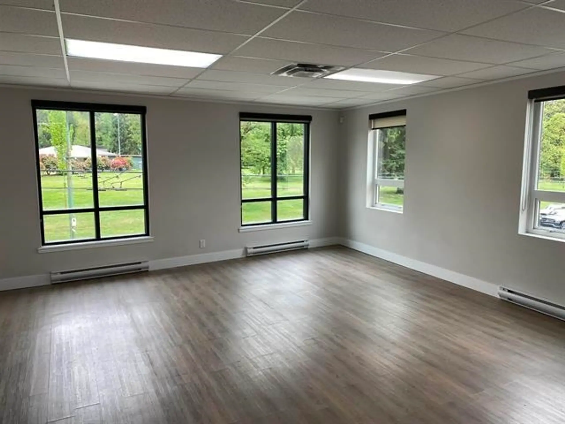 3981 Kingsway - Image 3