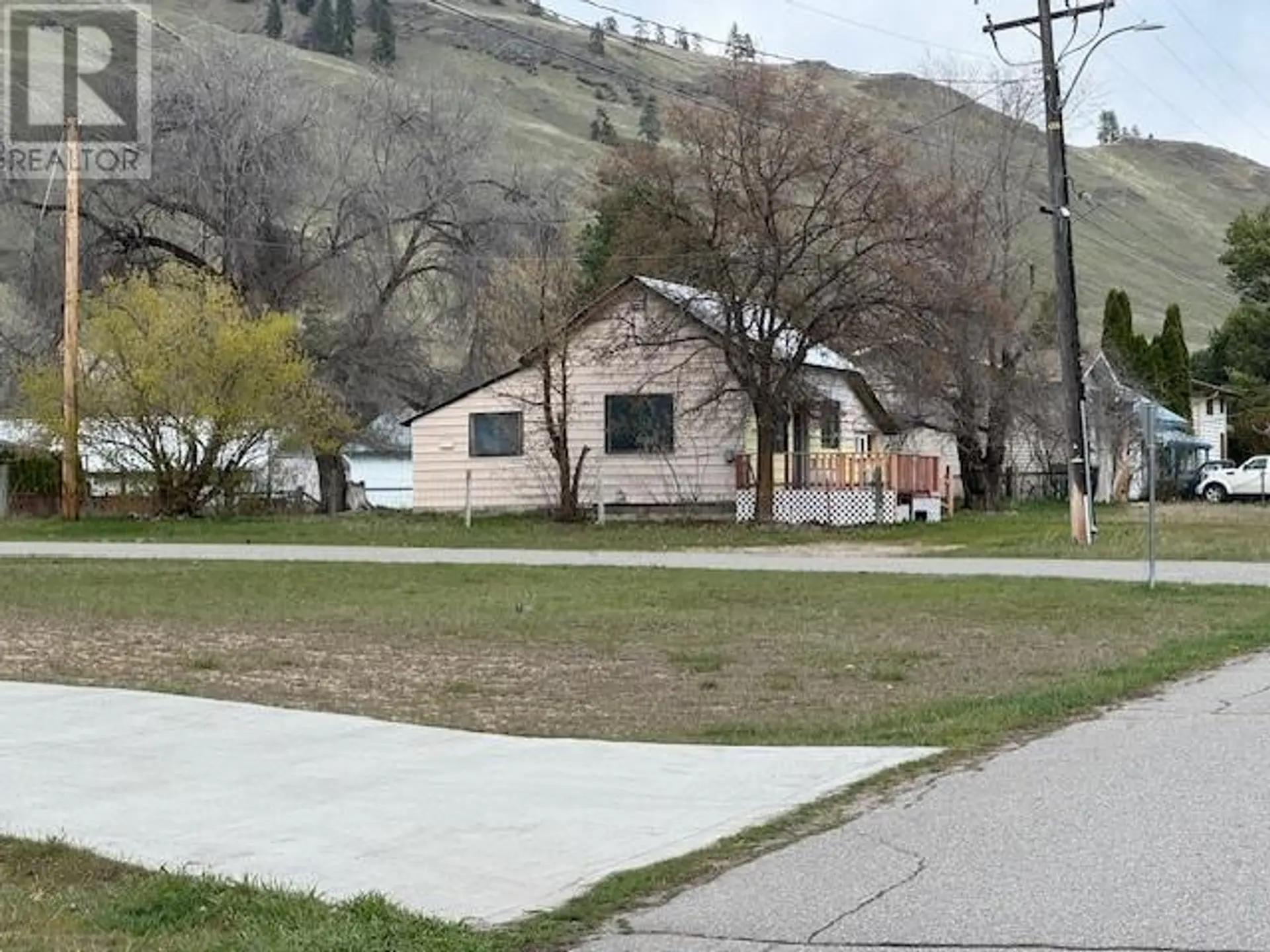 Property at 693 NINTH Avenue, Midway, BC