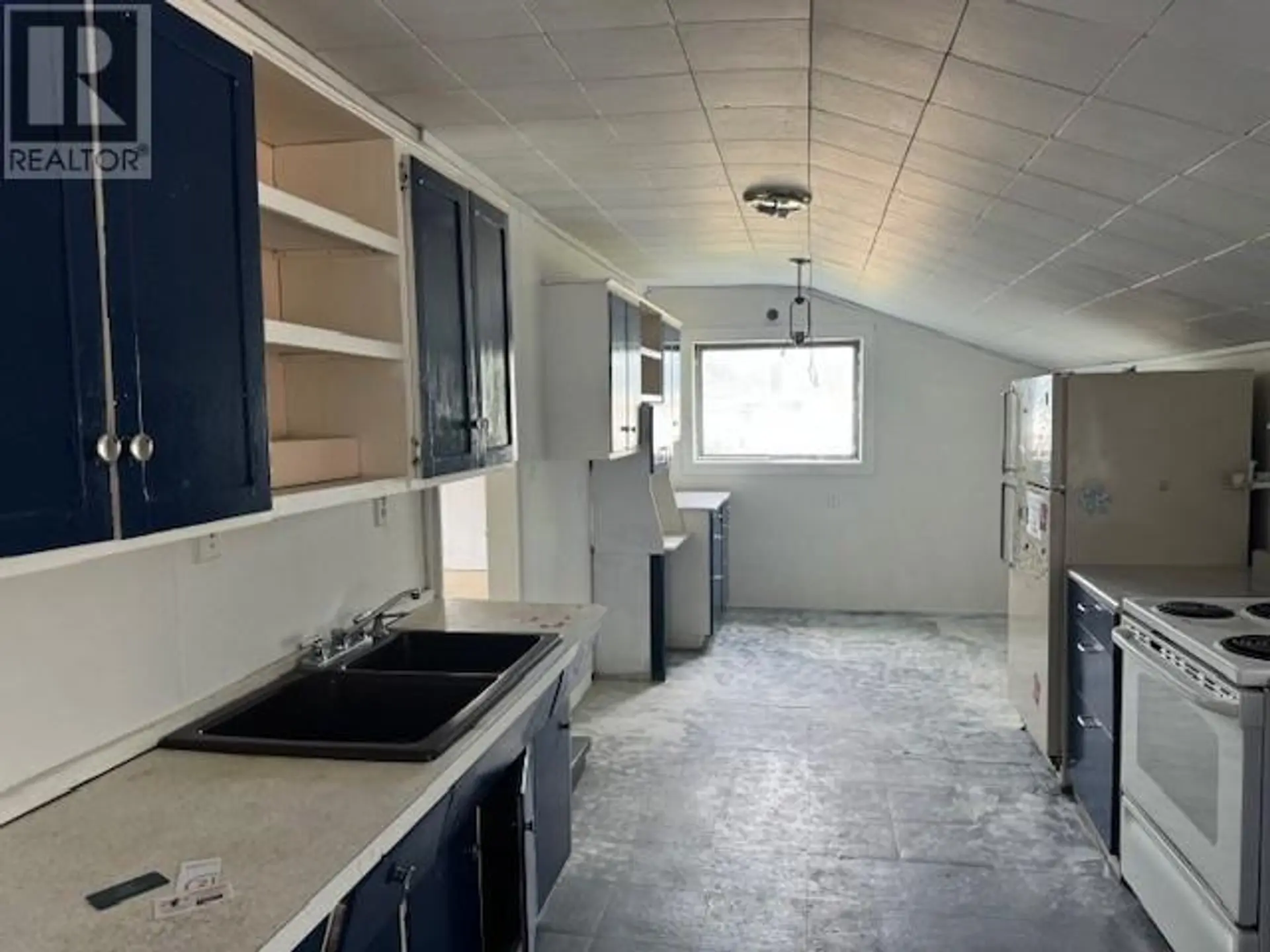 693 NINTH Avenue - Image 4