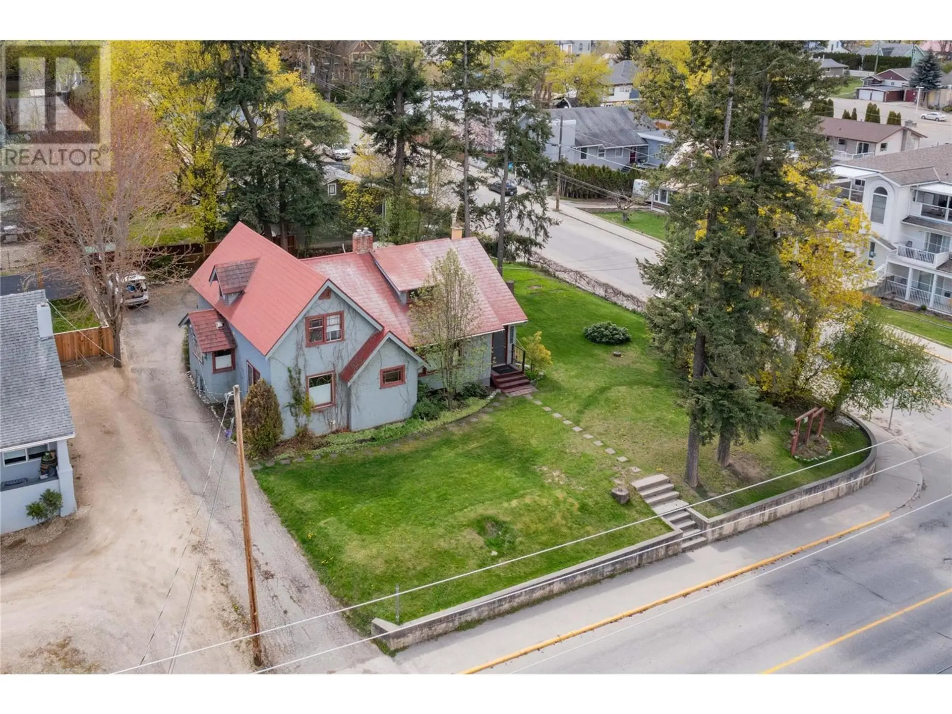 Property at 320 Okanagan Avenue SE, Salmon Arm, BC