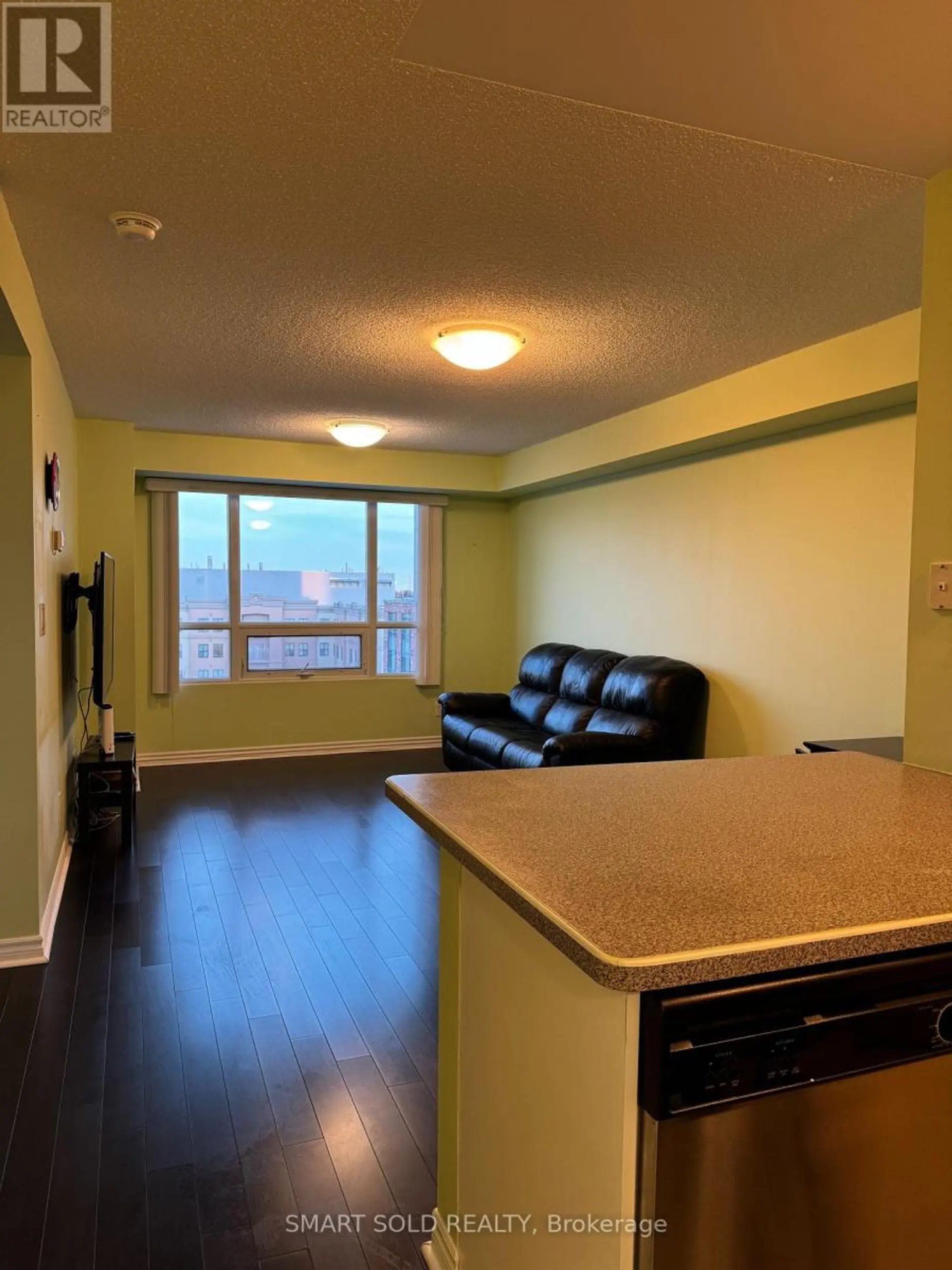 #728 2020 MCNICOLL AVENUE - Image 8