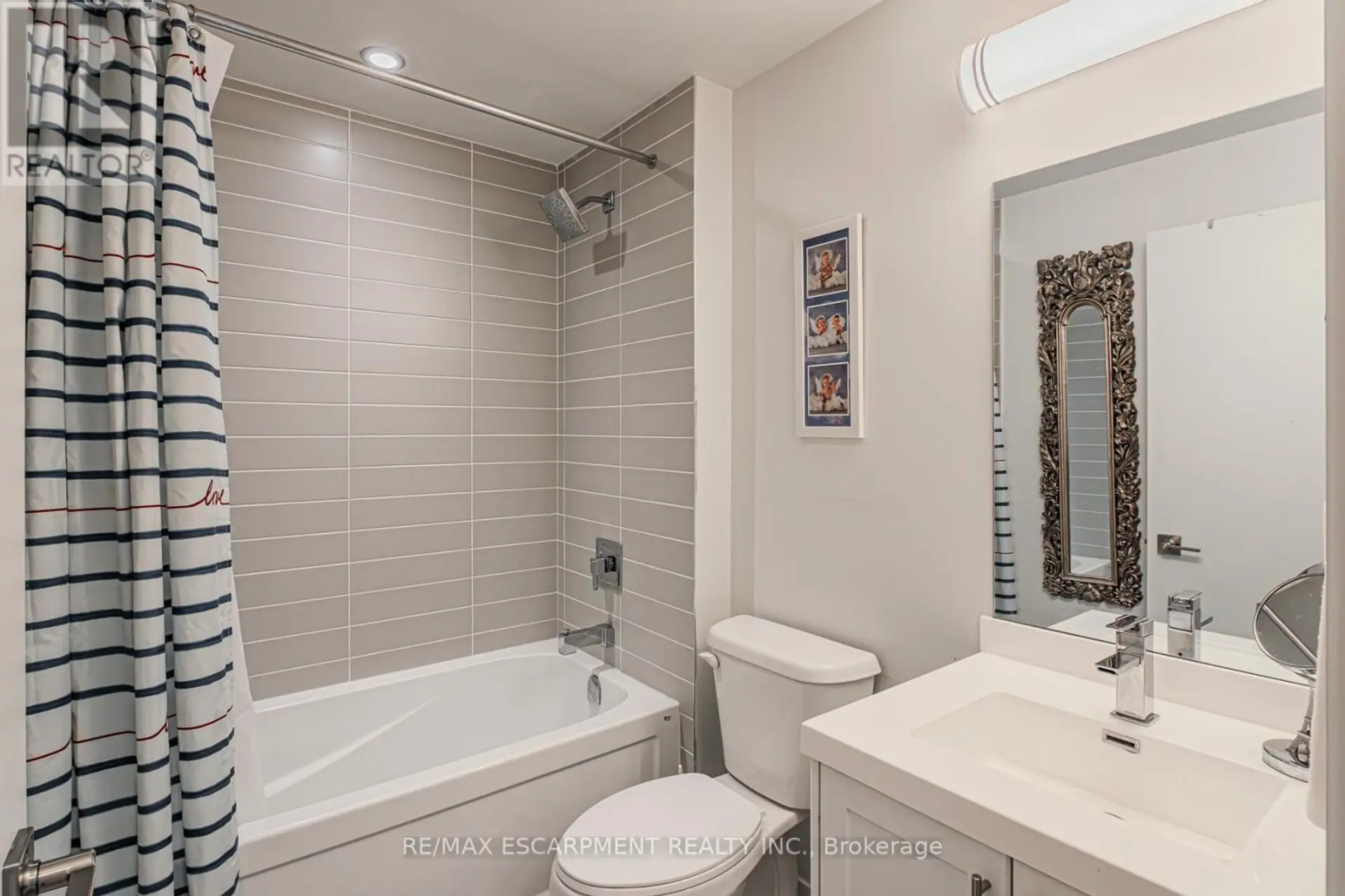 #809 2093 FAIRVIEW STREET - Image 12
