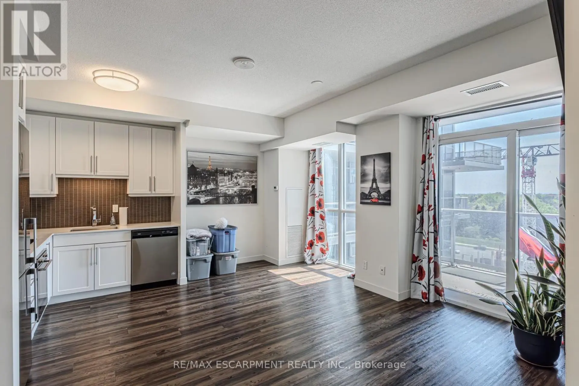 #809 2093 FAIRVIEW STREET - Image 7