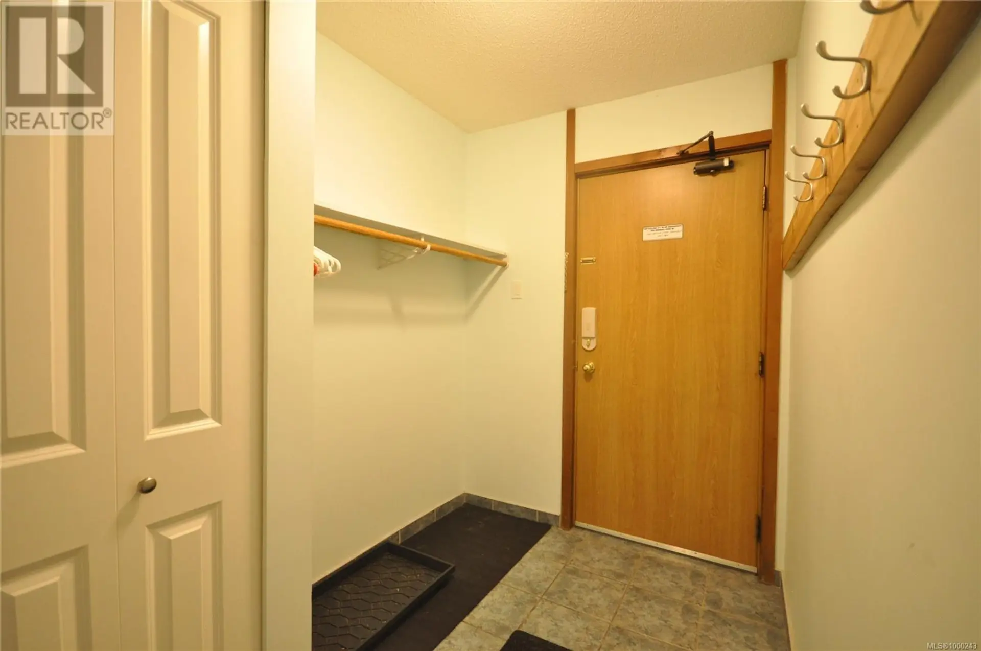 #307 695 Castle Crag Cres - Image 6